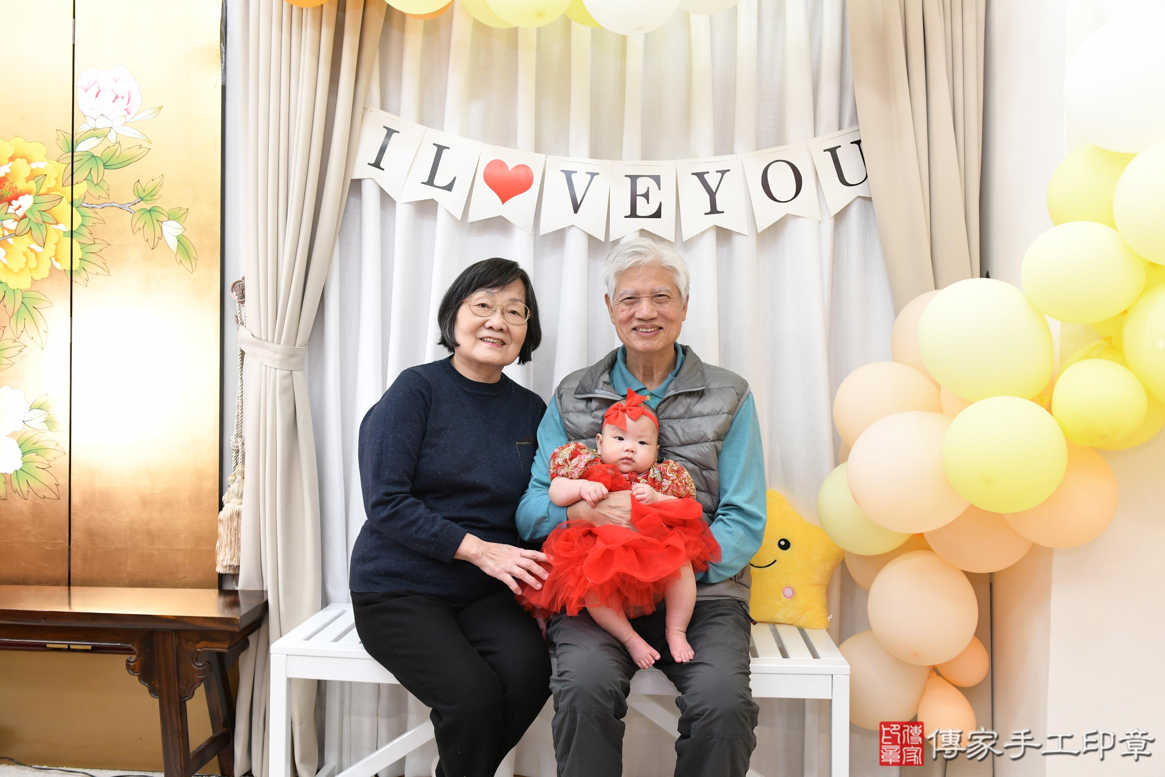 傳家手工印章高雄店、抓周、度脺、美式風會場、傳家嬰兒古禮、吉祥話、抓周道具物品24種、拍照。抓周證書。寶寶抓周、滿周歲、生日快樂、祝福