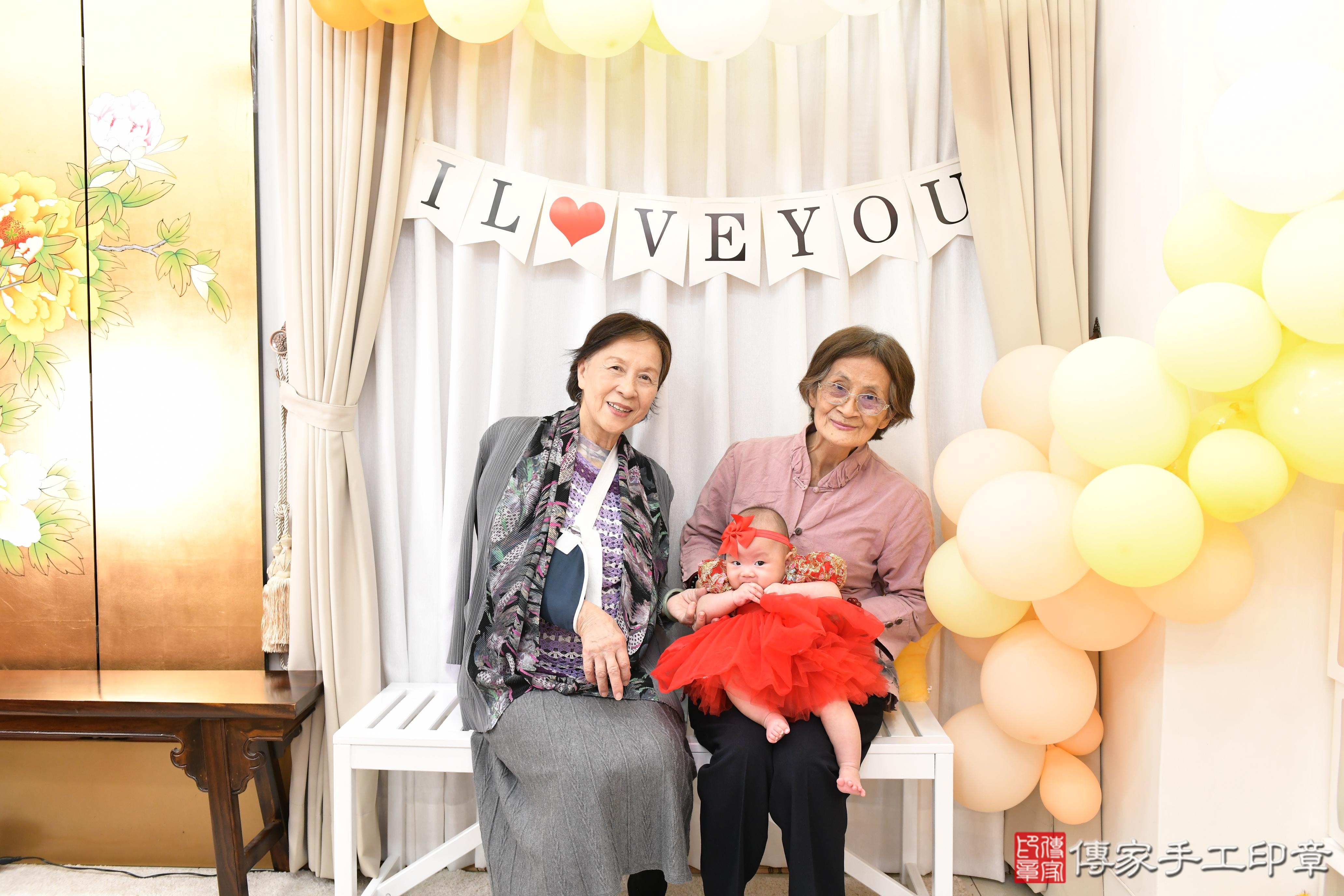 傳家手工印章高雄店、抓周、度脺、美式風會場、傳家嬰兒古禮、吉祥話、抓周道具物品24種、拍照。抓周證書。寶寶抓周、滿周歲、生日快樂、祝福