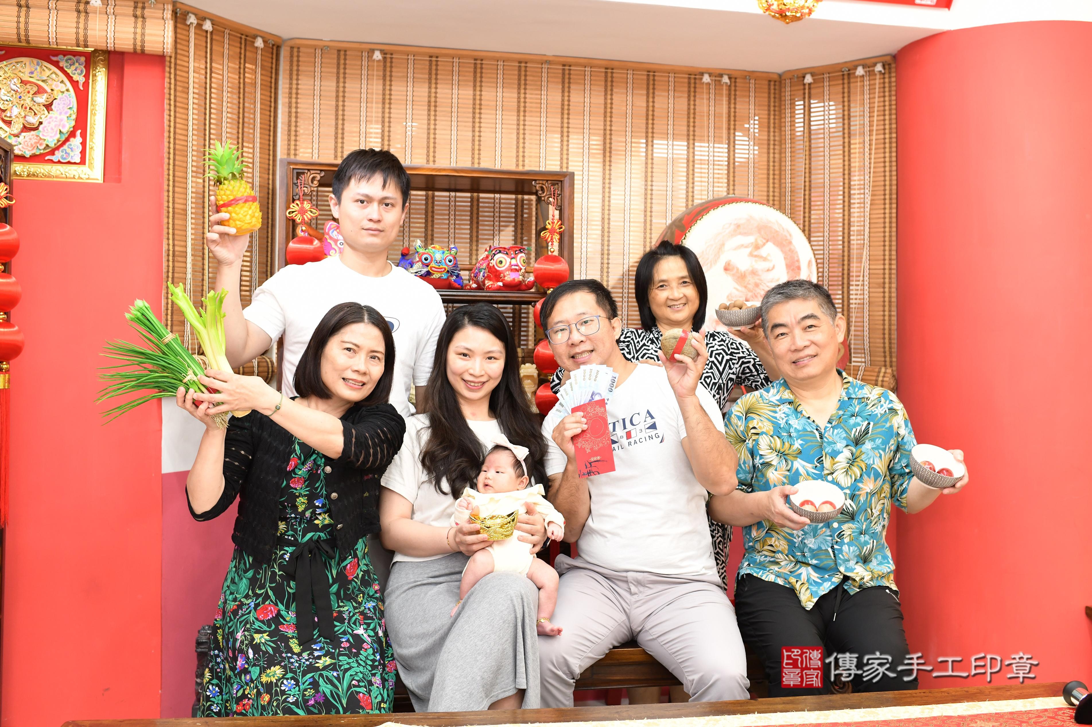 傳家手工印章高雄店、抓周、度脺、美式風會場、傳家嬰兒古禮、吉祥話、抓周道具物品24種、拍照。抓周證書。寶寶抓周、滿周歲、生日快樂、祝福 傳家手工印章高雄店、抓周、度脺、美式風會場、傳家嬰兒古禮、吉祥話、抓周道具物品24種、拍照。抓周證書。寶寶抓周、滿周歲、生日快樂、祝福