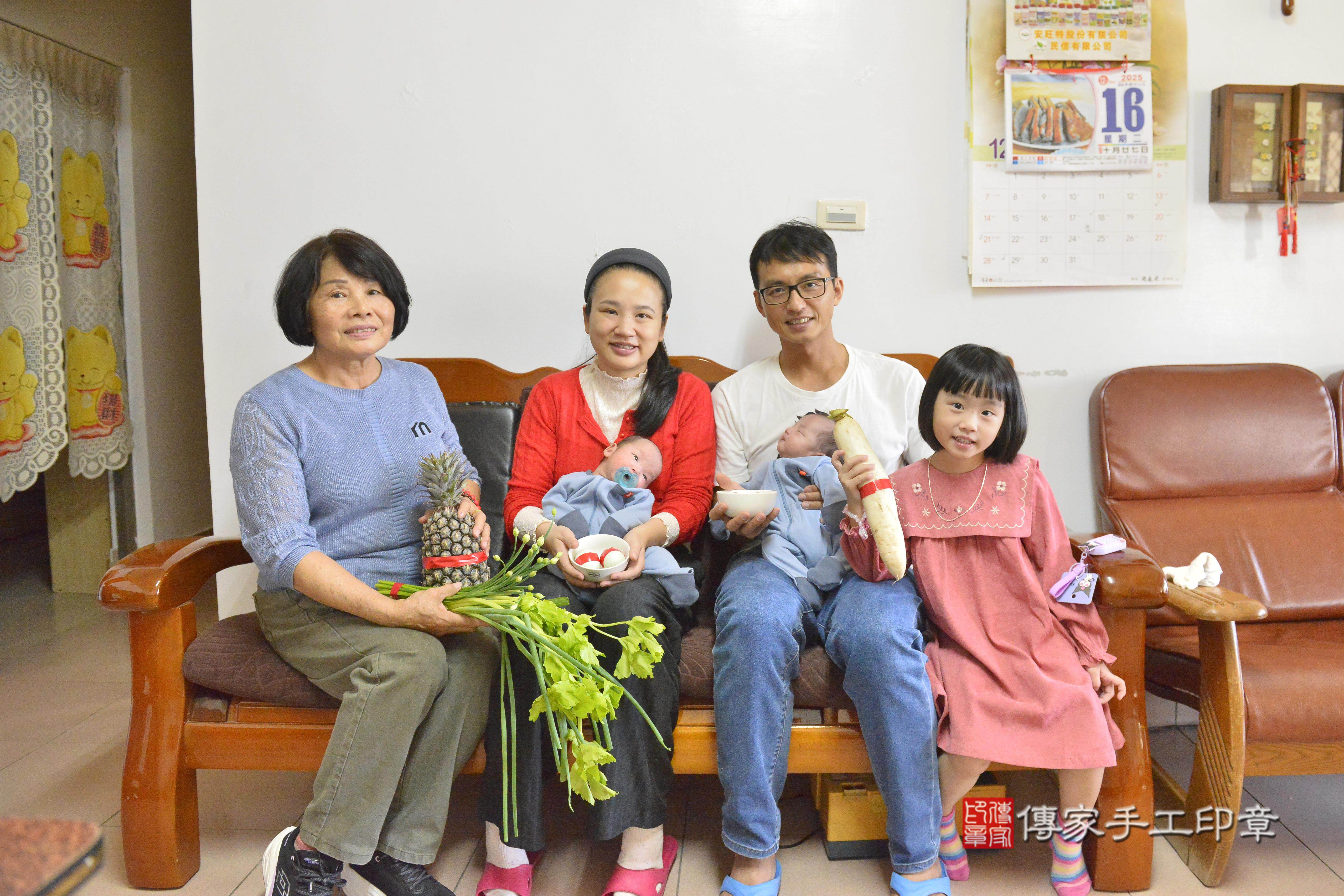 傳家手工印章高雄店、抓周、度脺、美式風會場、傳家嬰兒古禮、吉祥話、抓周道具物品24種、拍照。抓周證書。寶寶抓周、滿周歲、生日快樂、祝福