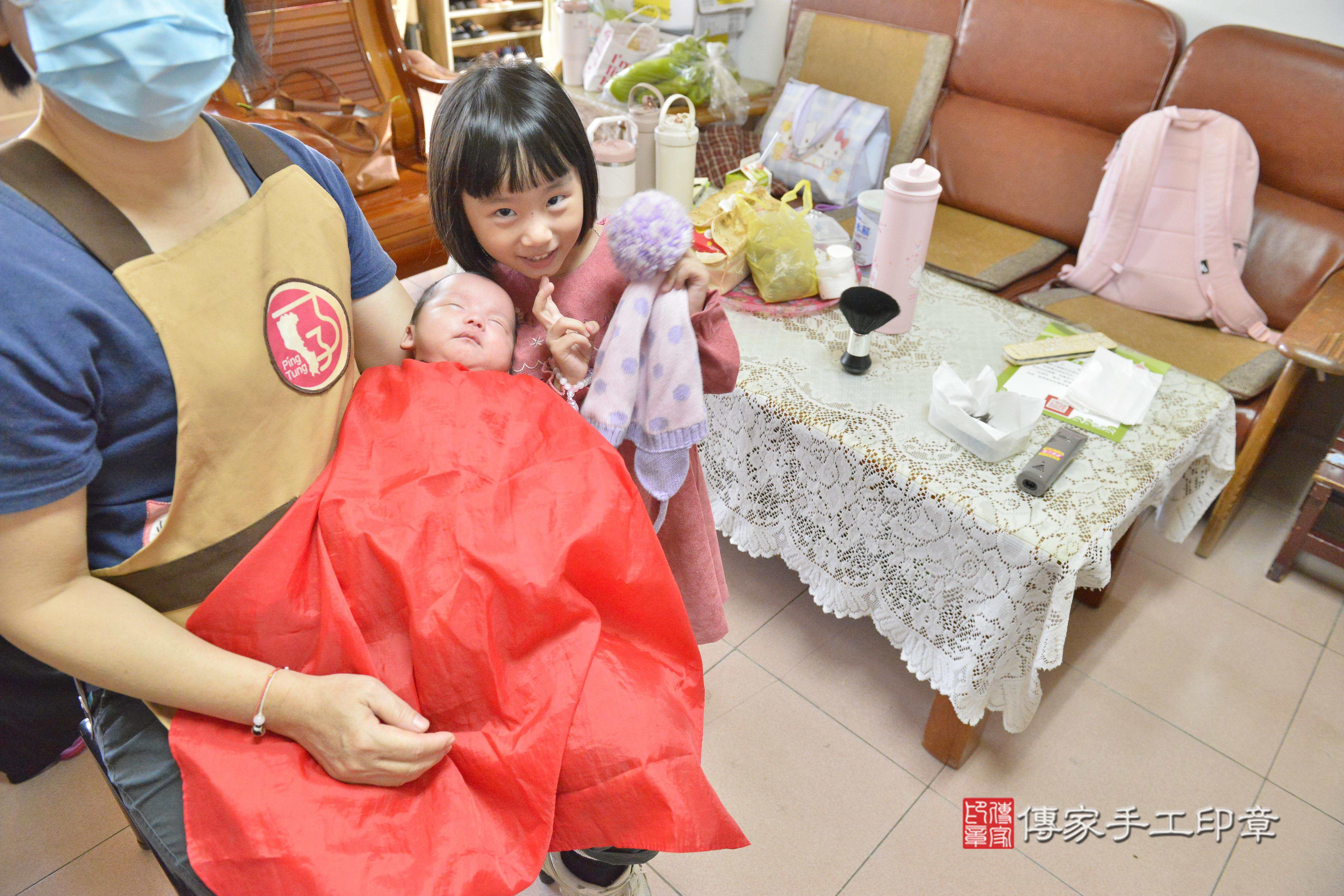 傳家手工印章高雄店、抓周、度脺、美式風會場、傳家嬰兒古禮、吉祥話、抓周道具物品24種、拍照。抓周證書。寶寶抓周、滿周歲、生日快樂、祝福