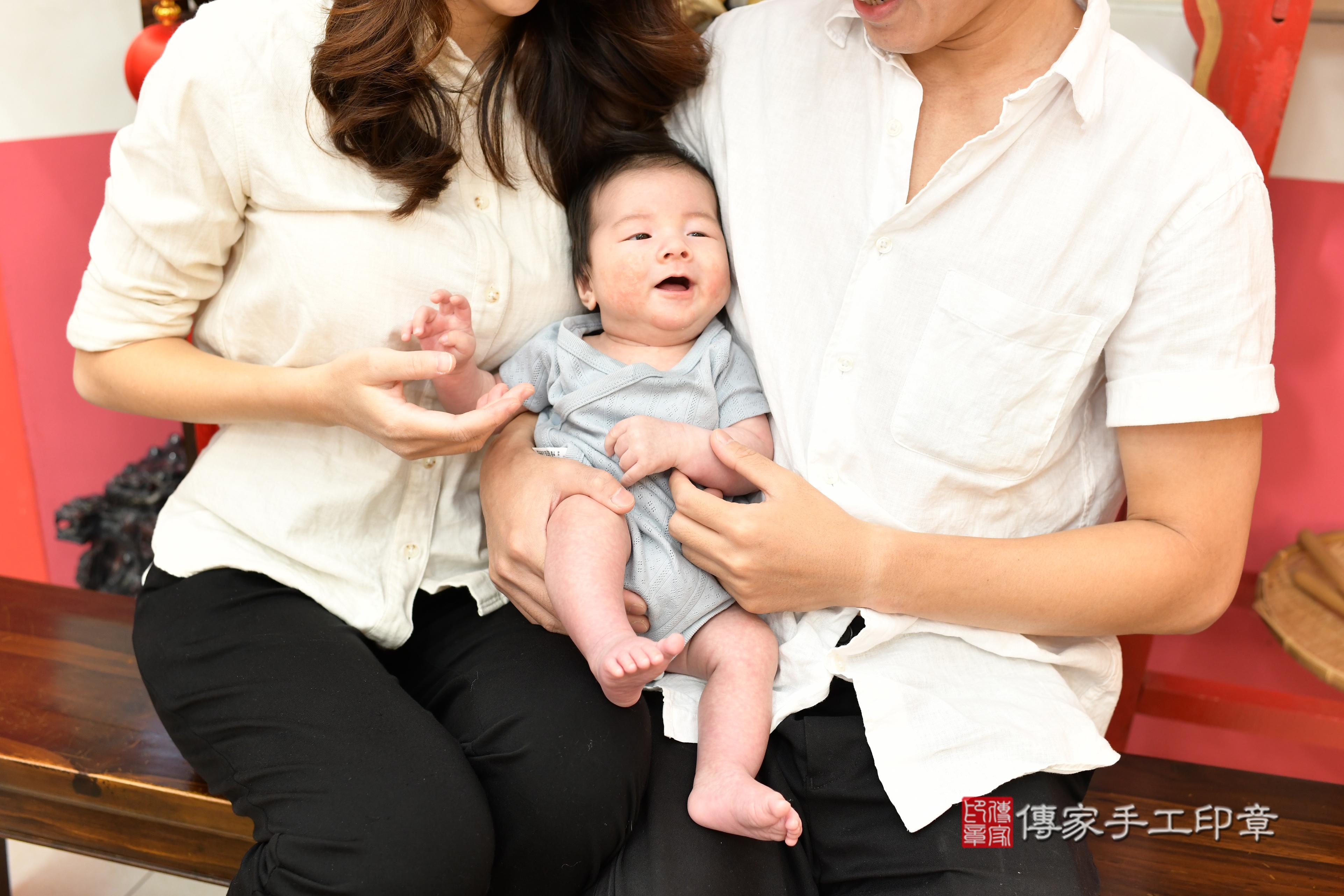 傳家手工印章高雄店、抓周、度脺、美式風會場、傳家嬰兒古禮、吉祥話、抓周道具物品24種、拍照。抓周證書。寶寶抓周、滿周歲、生日快樂、祝福 傳家手工印章高雄店、抓周、度脺、美式風會場、傳家嬰兒古禮、吉祥話、抓周道具物品24種、拍照。抓周證書。寶寶抓周、滿周歲、生日快樂、祝福