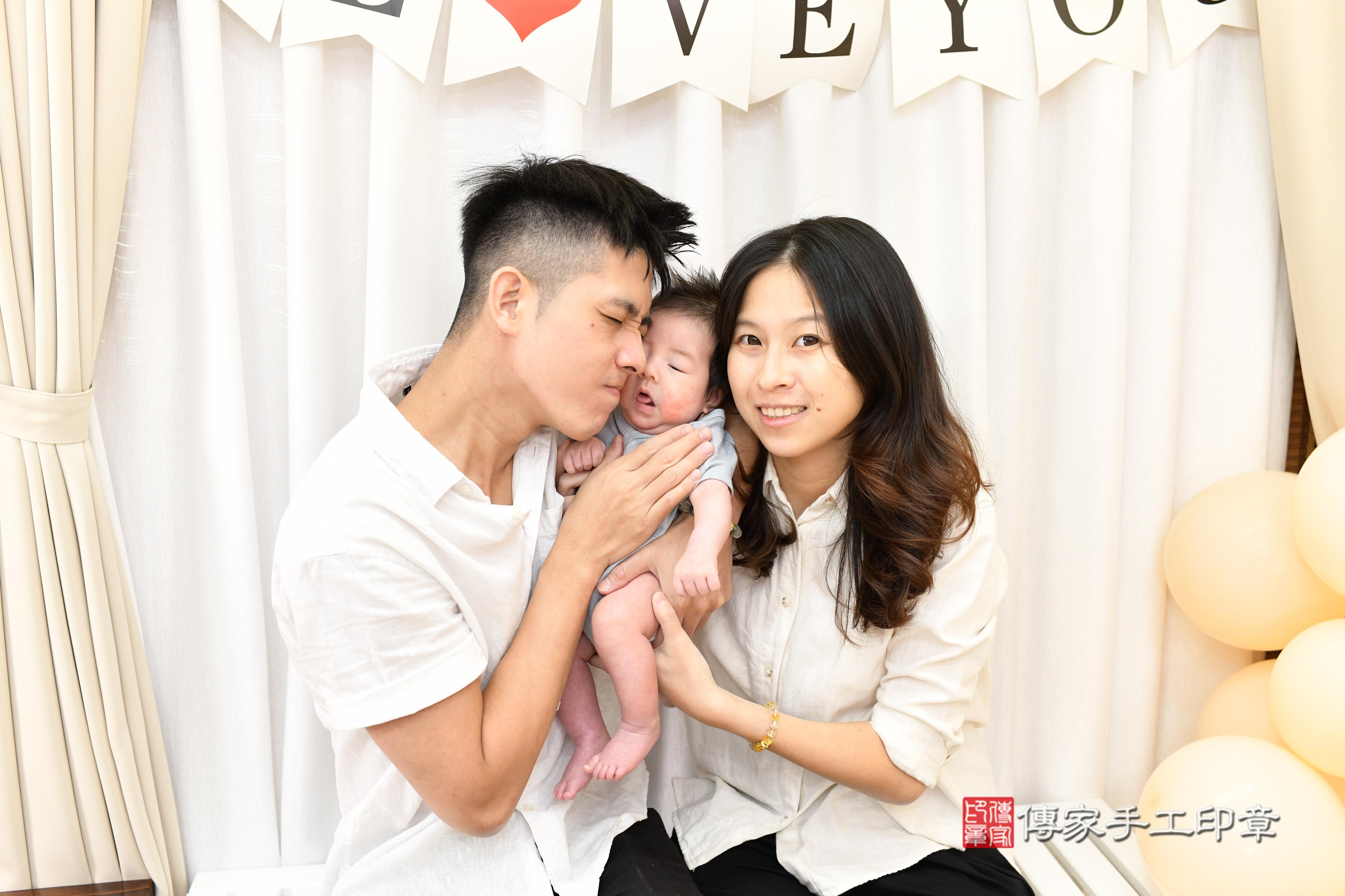 傳家手工印章高雄店、抓周、度脺、美式風會場、傳家嬰兒古禮、吉祥話、抓周道具物品24種、拍照。抓周證書。寶寶抓周、滿周歲、生日快樂、祝福 傳家手工印章高雄店、抓周、度脺、美式風會場、傳家嬰兒古禮、吉祥話、抓周道具物品24種、拍照。抓周證書。寶寶抓周、滿周歲、生日快樂、祝福