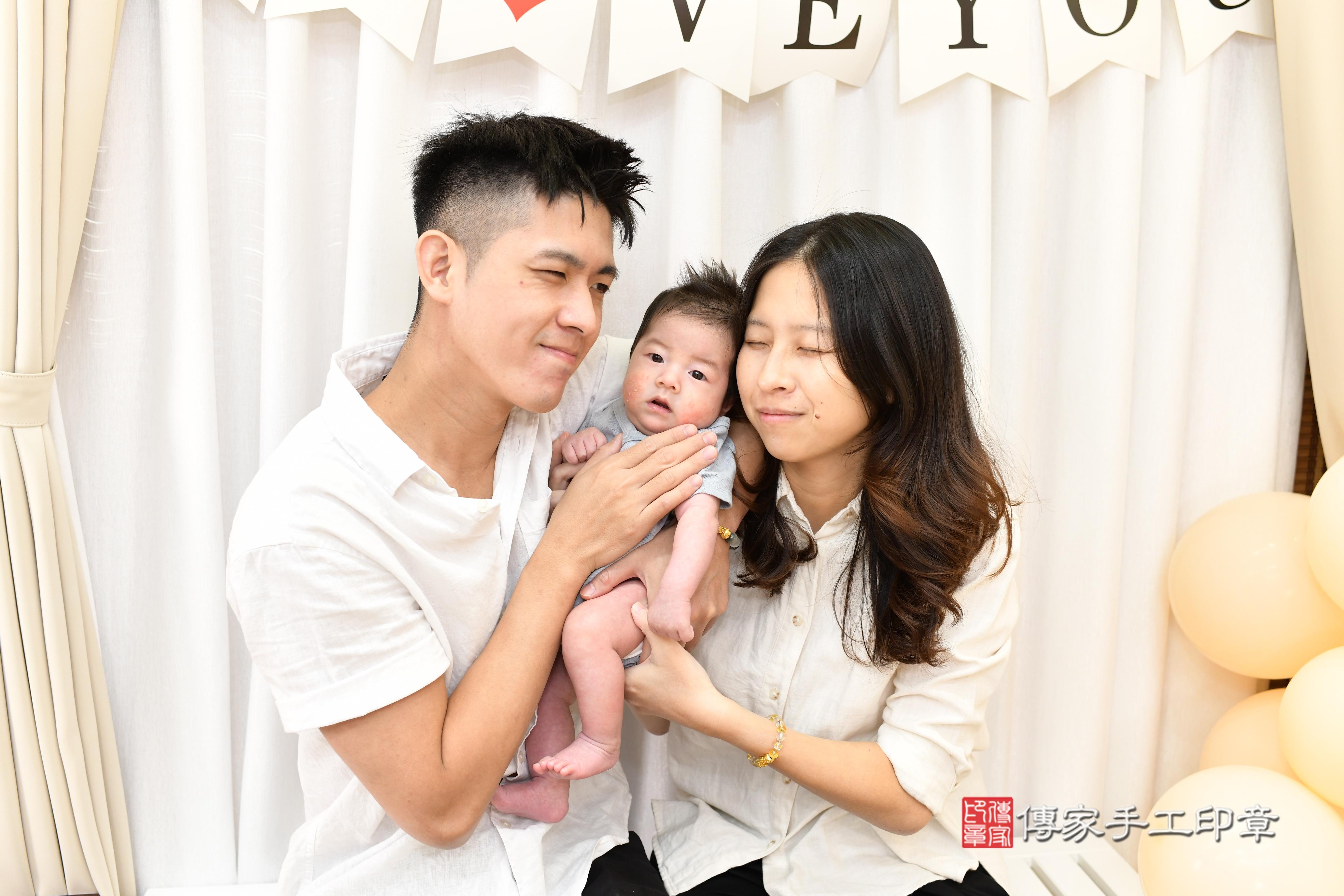 傳家手工印章高雄店、抓周、度脺、美式風會場、傳家嬰兒古禮、吉祥話、抓周道具物品24種、拍照。抓周證書。寶寶抓周、滿周歲、生日快樂、祝福 傳家手工印章高雄店、抓周、度脺、美式風會場、傳家嬰兒古禮、吉祥話、抓周道具物品24種、拍照。抓周證書。寶寶抓周、滿周歲、生日快樂、祝福