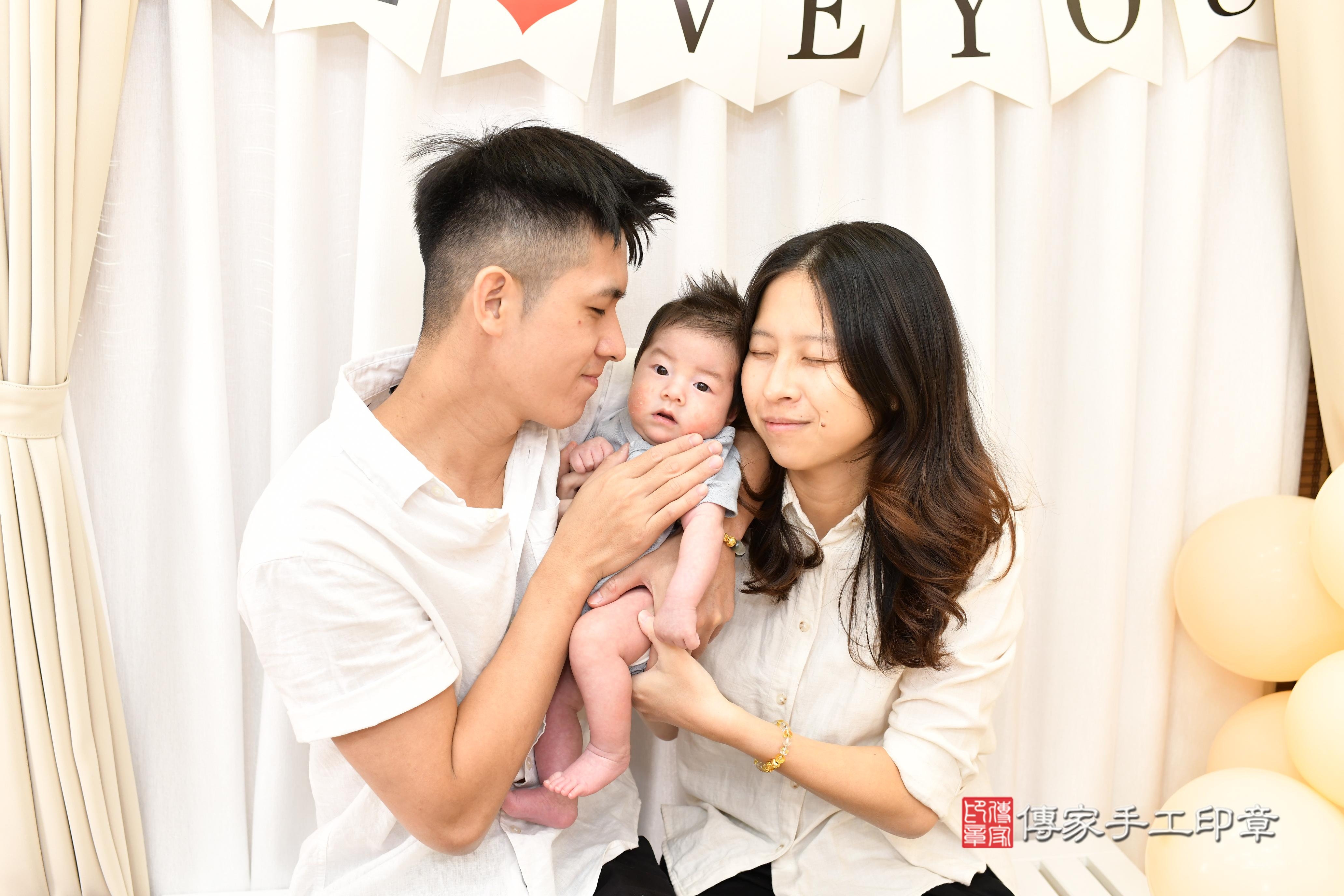 傳家手工印章高雄店、抓周、度脺、美式風會場、傳家嬰兒古禮、吉祥話、抓周道具物品24種、拍照。抓周證書。寶寶抓周、滿周歲、生日快樂、祝福 傳家手工印章高雄店、抓周、度脺、美式風會場、傳家嬰兒古禮、吉祥話、抓周道具物品24種、拍照。抓周證書。寶寶抓周、滿周歲、生日快樂、祝福