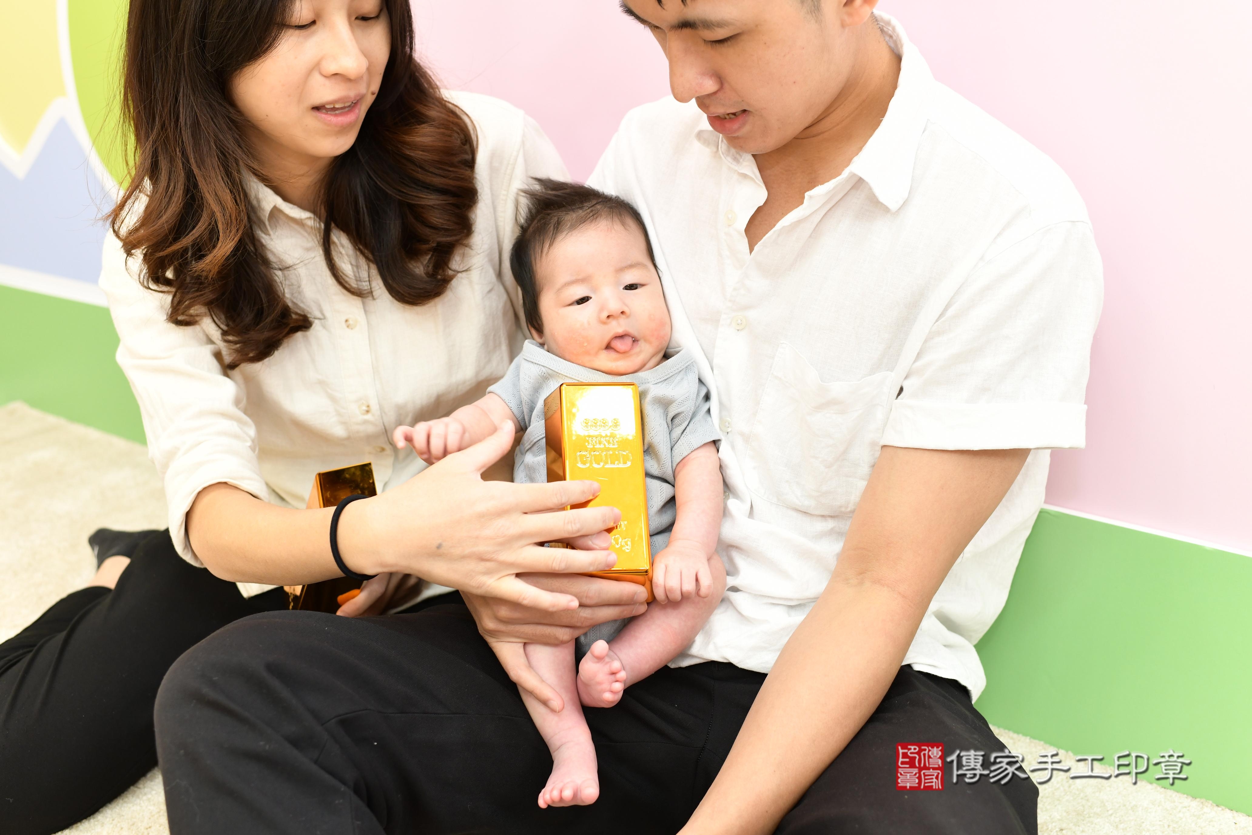 傳家手工印章高雄店、抓周、度脺、美式風會場、傳家嬰兒古禮、吉祥話、抓周道具物品24種、拍照。抓周證書。寶寶抓周、滿周歲、生日快樂、祝福 傳家手工印章高雄店、抓周、度脺、美式風會場、傳家嬰兒古禮、吉祥話、抓周道具物品24種、拍照。抓周證書。寶寶抓周、滿周歲、生日快樂、祝福
