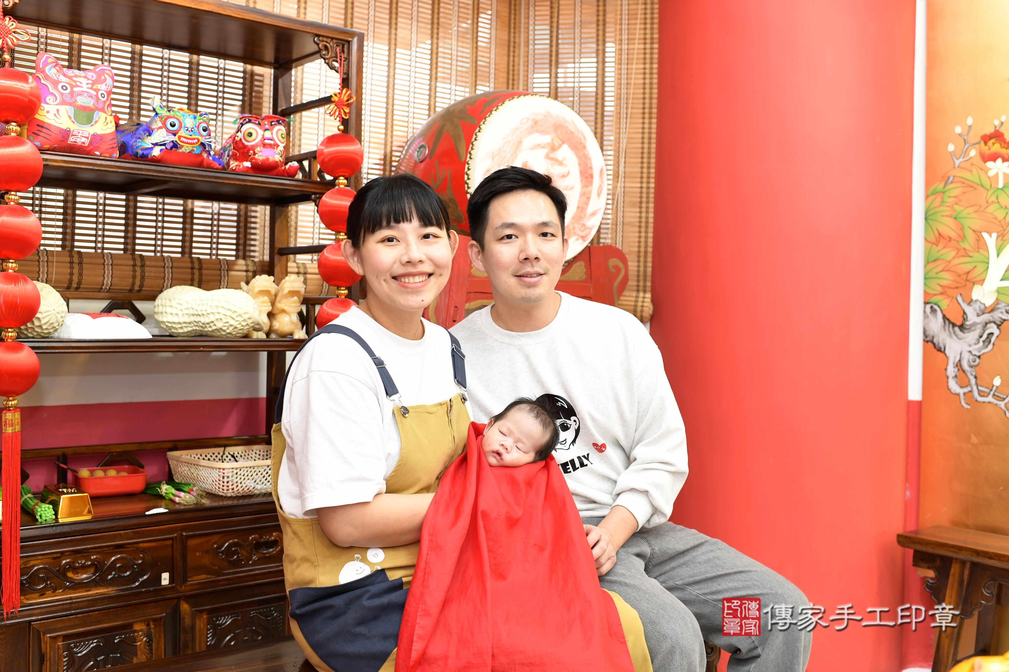 傳家手工印章高雄店、抓周、度脺、美式風會場、傳家嬰兒古禮、吉祥話、抓周道具物品24種、拍照。抓周證書。寶寶抓周、滿周歲、生日快樂、祝福