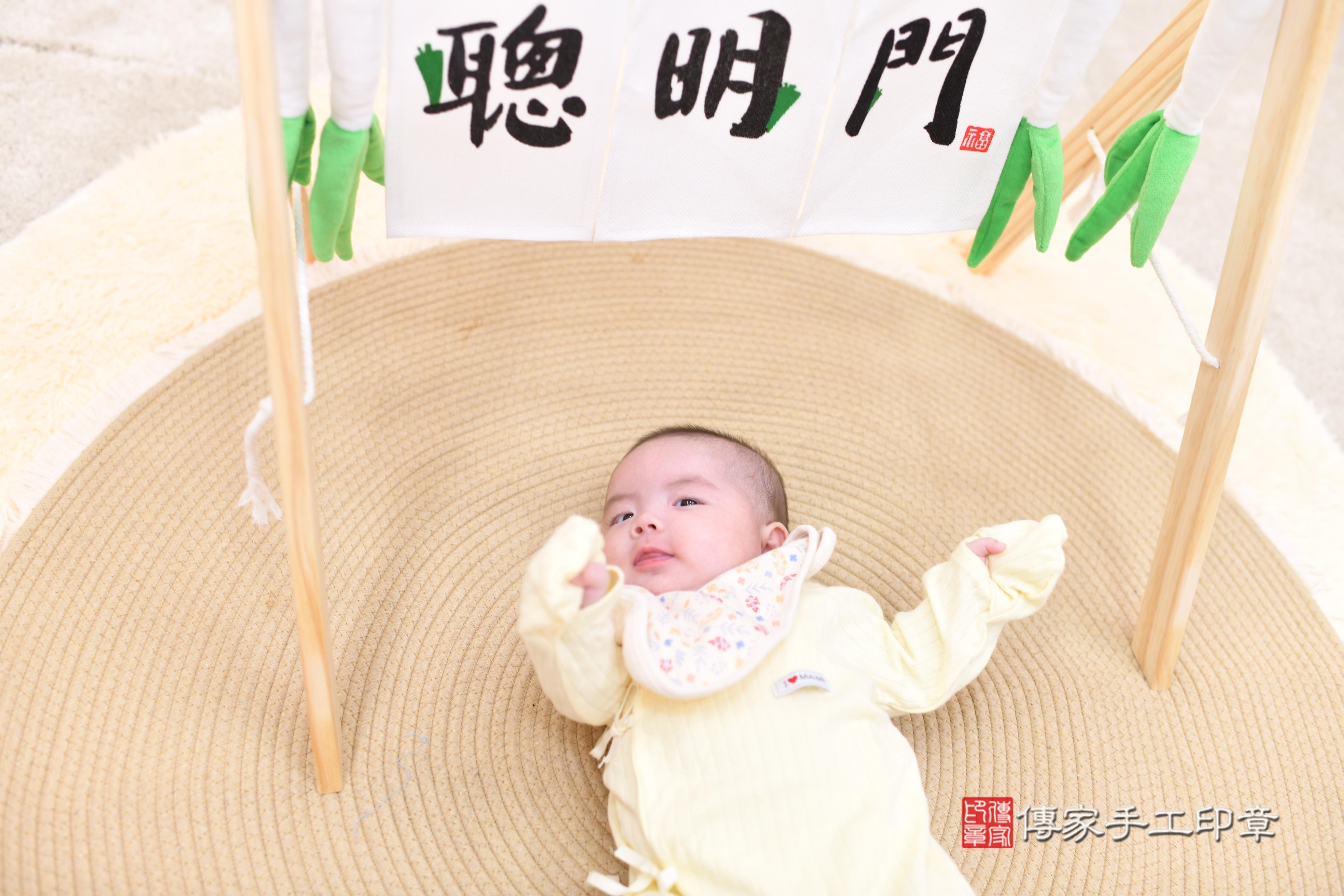 傳家手工印章高雄店、抓周、度脺、美式風會場、傳家嬰兒古禮、吉祥話、抓周道具物品24種、拍照。抓周證書。寶寶抓周、滿周歲、生日快樂、祝福