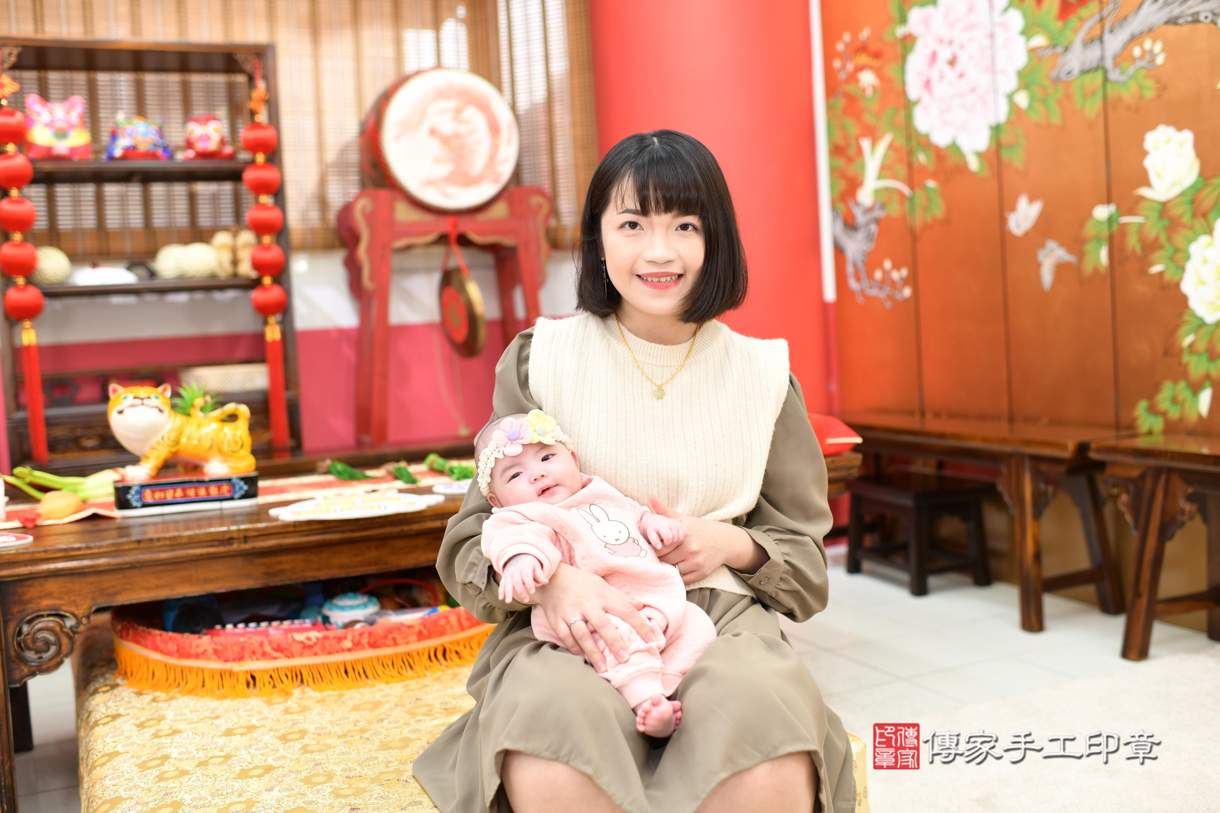 傳家手工印章高雄店、抓周、度脺、美式風會場、傳家嬰兒古禮、吉祥話、抓周道具物品24種、拍照。抓周證書。寶寶抓周、滿周歲、生日快樂、祝福