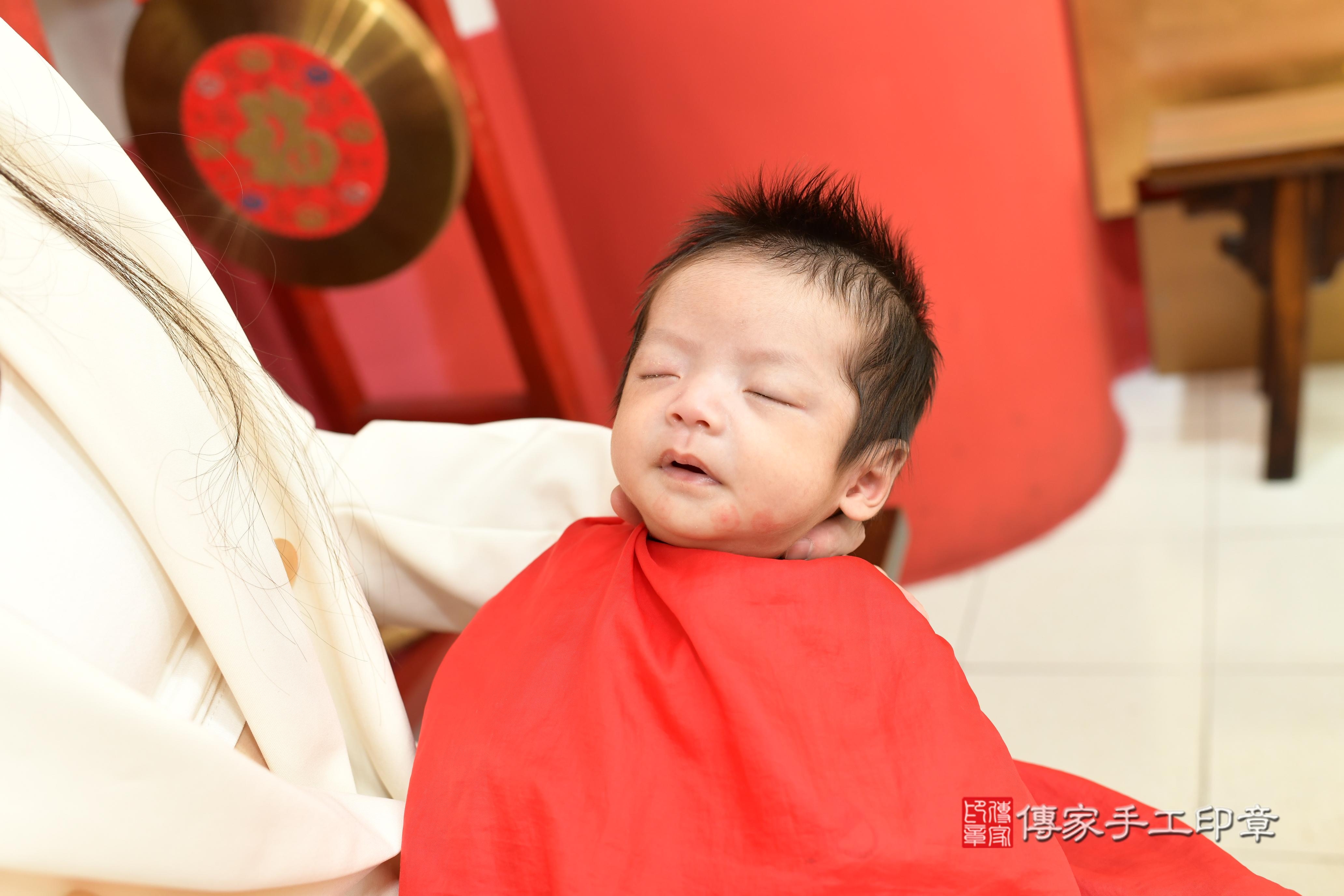 傳家手工印章高雄店、抓周、度脺、美式風會場、傳家嬰兒古禮、吉祥話、抓周道具物品24種、拍照。抓周證書。寶寶抓周、滿周歲、生日快樂、祝福
