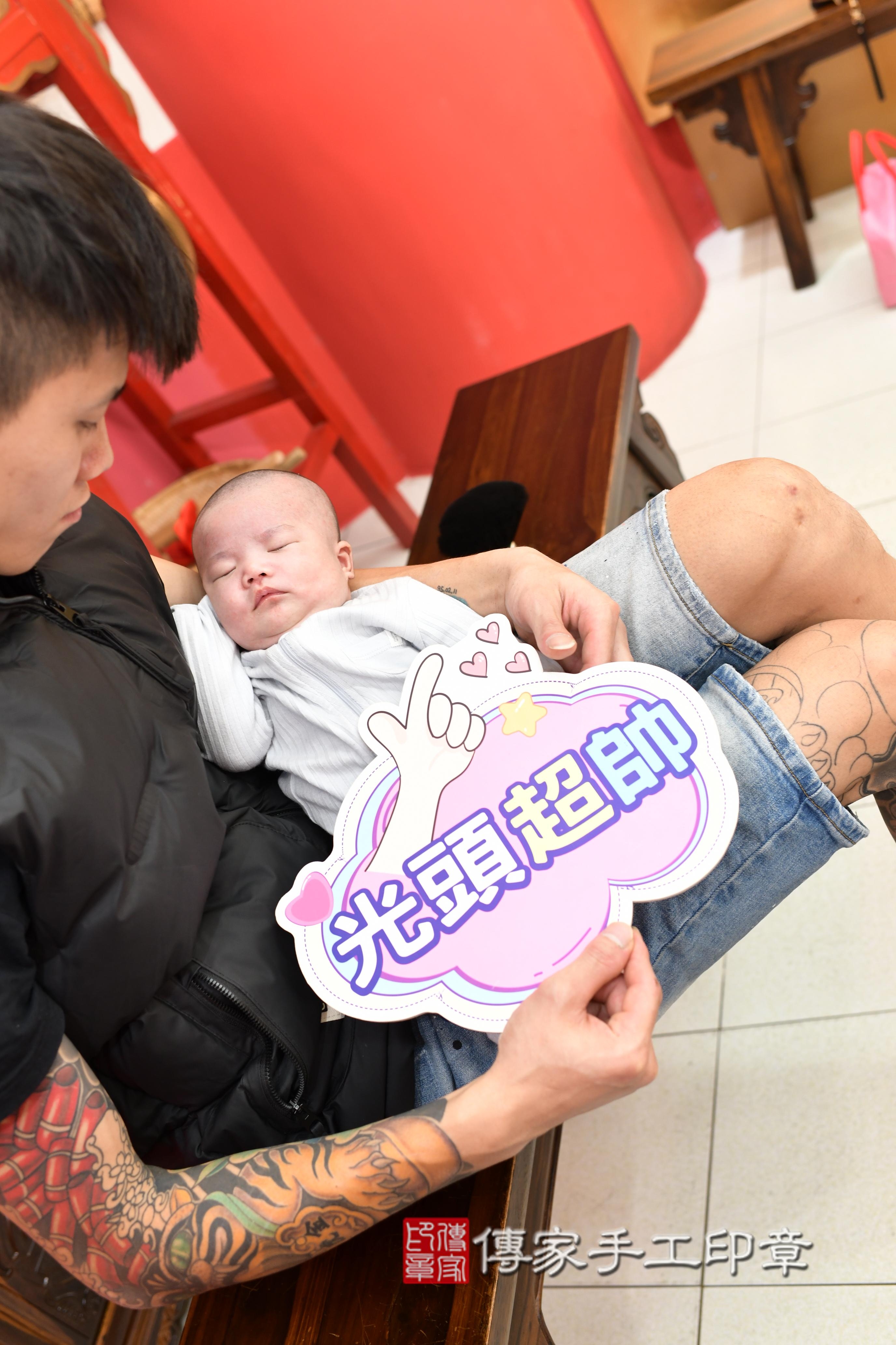 傳家手工印章高雄店、抓周、度脺、美式風會場、傳家嬰兒古禮、吉祥話、抓周道具物品24種、拍照。抓周證書。寶寶抓周、滿周歲、生日快樂、祝福 傳家手工印章高雄店、抓周、度脺、美式風會場、傳家嬰兒古禮、吉祥話、抓周道具物品24種、拍照。抓周證書。寶寶抓周、滿周歲、生日快樂、祝福