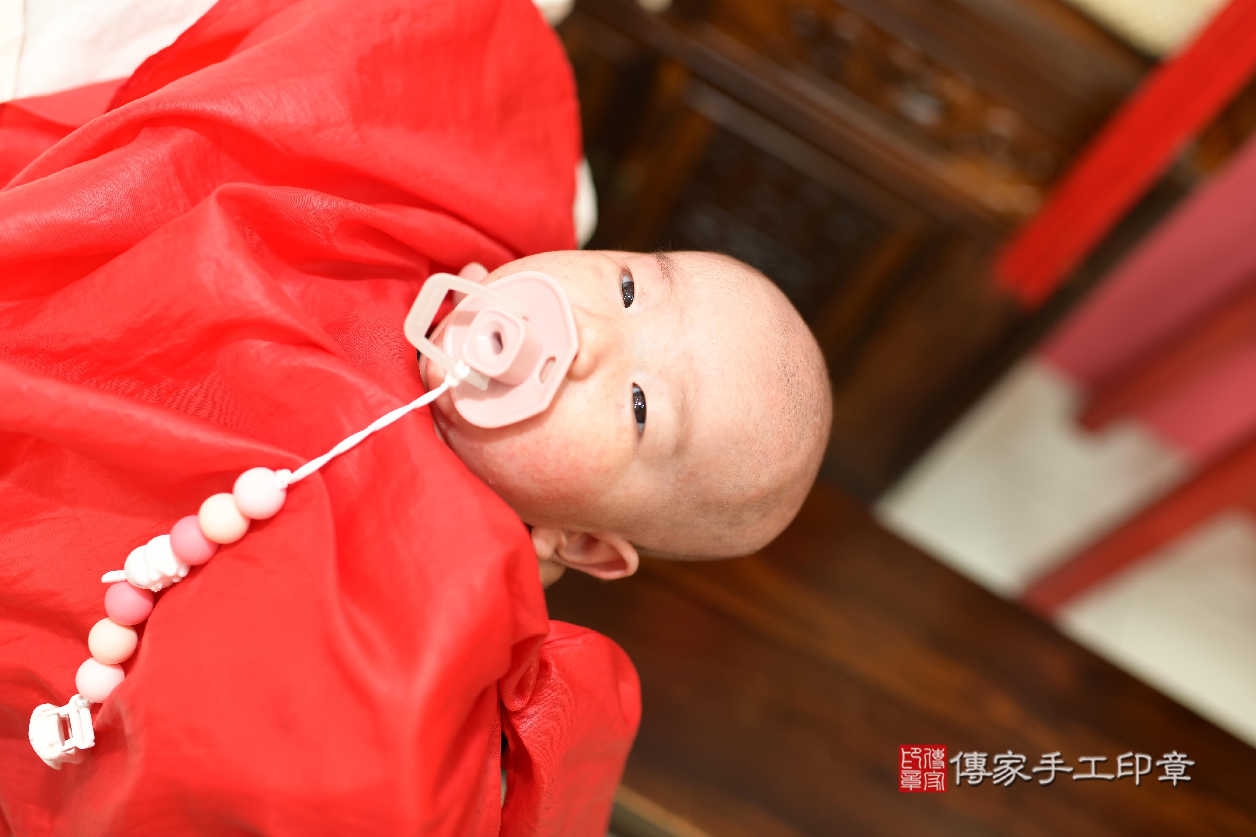 傳家手工印章高雄店、抓周、度脺、美式風會場、傳家嬰兒古禮、吉祥話、抓周道具物品24種、拍照。抓周證書。寶寶抓周、滿周歲、生日快樂、祝福 傳家手工印章高雄店、抓周、度脺、美式風會場、傳家嬰兒古禮、吉祥話、抓周道具物品24種、拍照。抓周證書。寶寶抓周、滿周歲、生日快樂、祝福