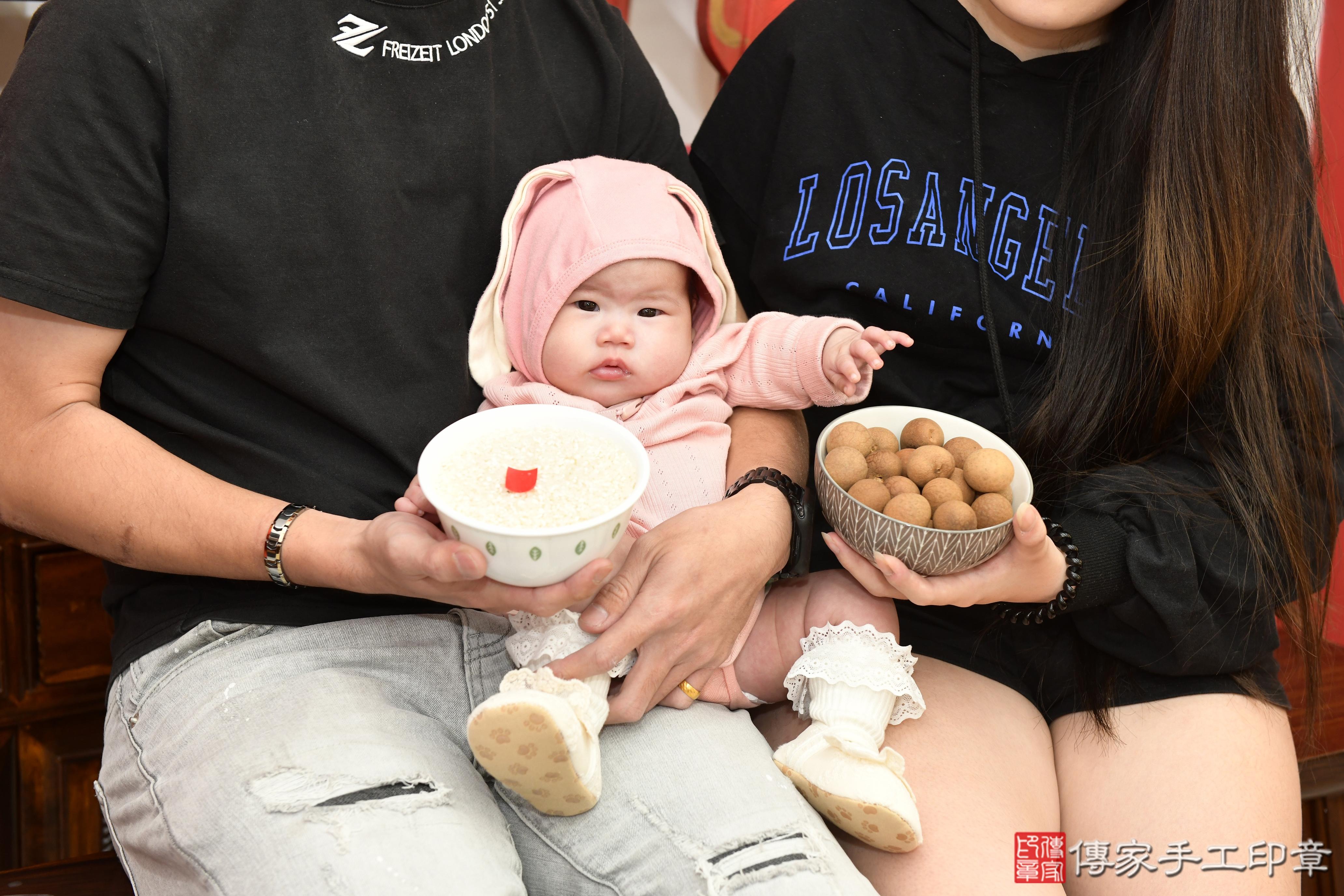 傳家手工印章高雄店、抓周、度脺、美式風會場、傳家嬰兒古禮、吉祥話、抓周道具物品24種、拍照。抓周證書。寶寶抓周、滿周歲、生日快樂、祝福