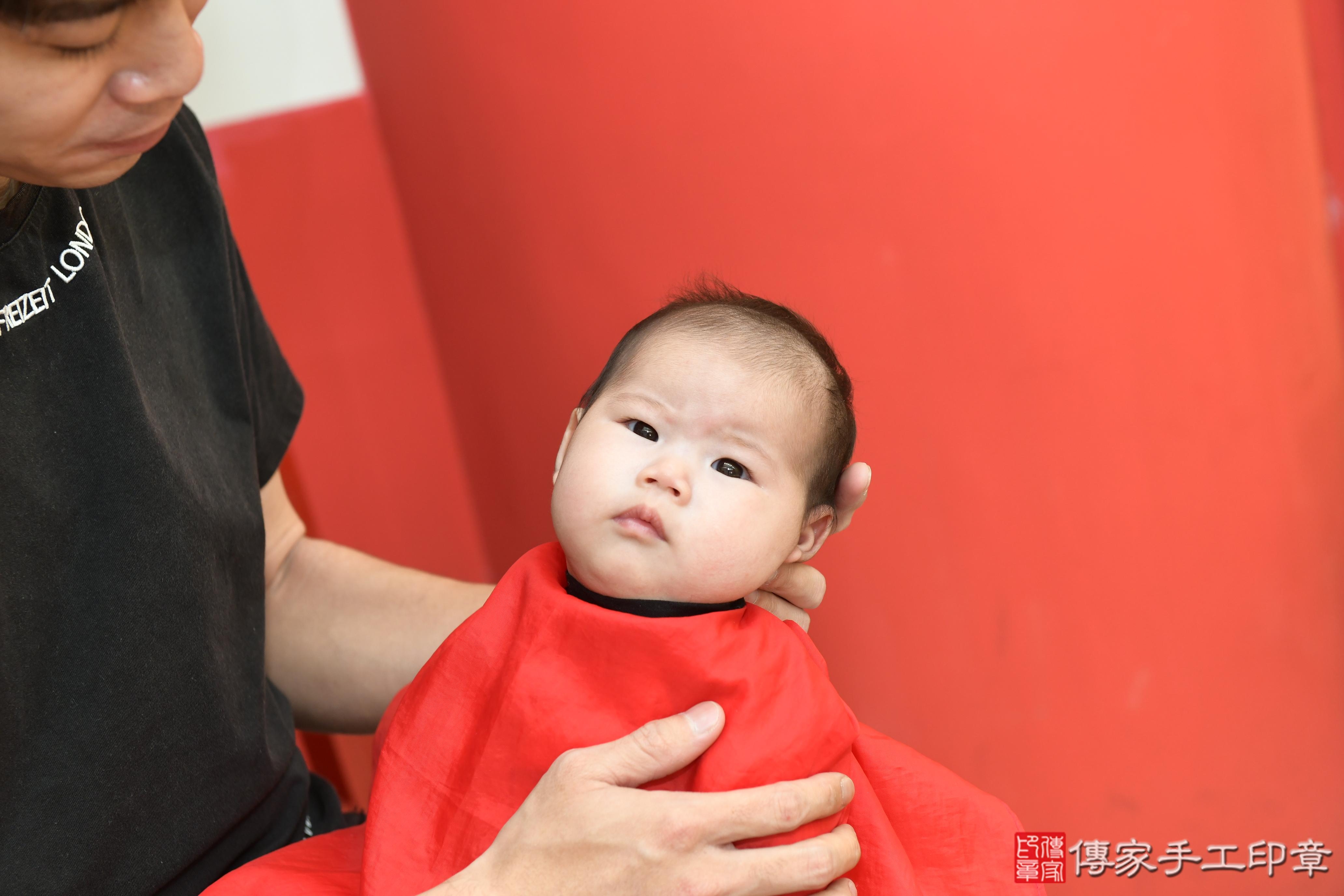 傳家手工印章高雄店、抓周、度脺、美式風會場、傳家嬰兒古禮、吉祥話、抓周道具物品24種、拍照。抓周證書。寶寶抓周、滿周歲、生日快樂、祝福