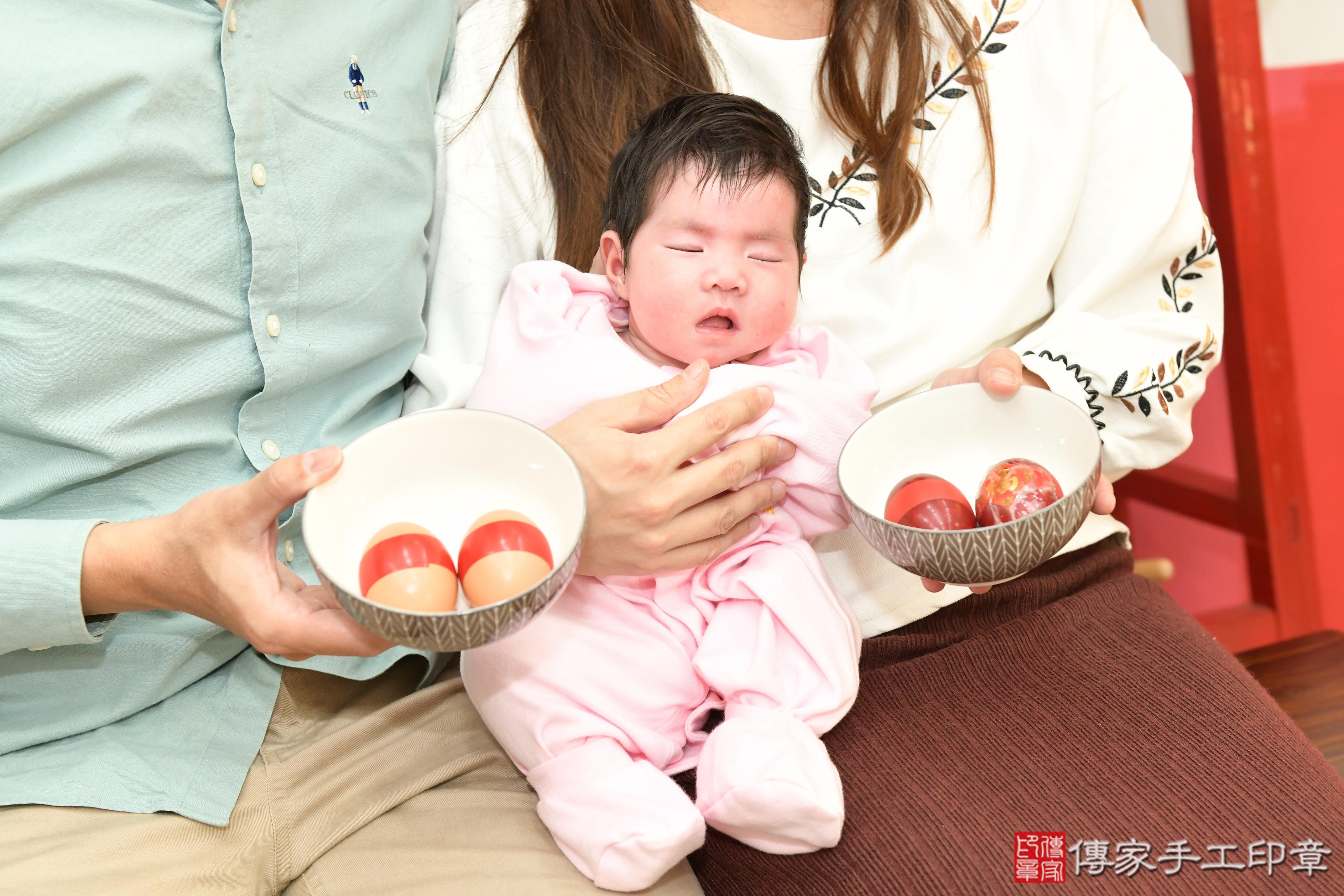 傳家手工印章高雄店、抓周、度脺、美式風會場、傳家嬰兒古禮、吉祥話、抓周道具物品24種、拍照。抓周證書。寶寶抓周、滿周歲、生日快樂、祝福