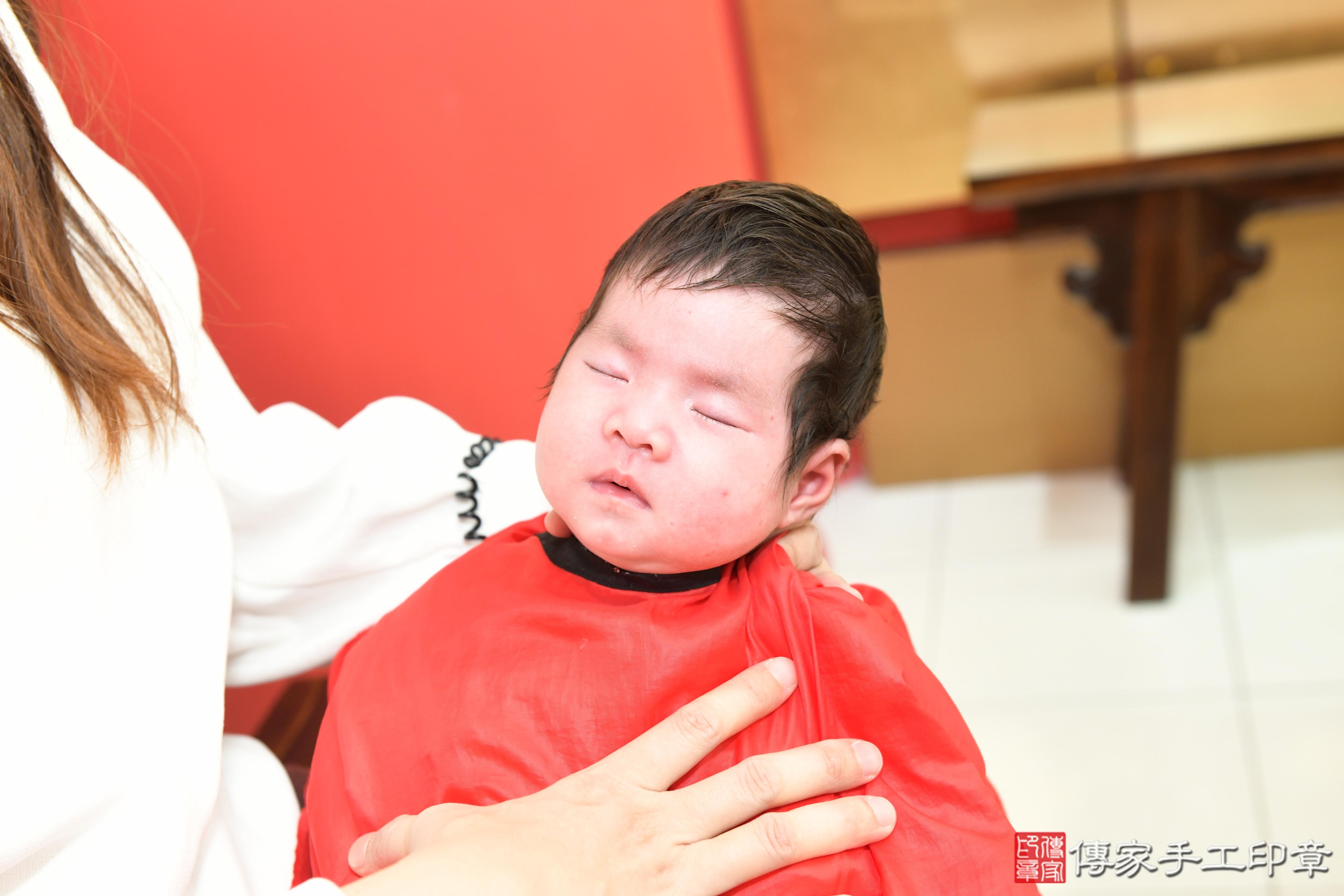 傳家手工印章高雄店、抓周、度脺、美式風會場、傳家嬰兒古禮、吉祥話、抓周道具物品24種、拍照。抓周證書。寶寶抓周、滿周歲、生日快樂、祝福