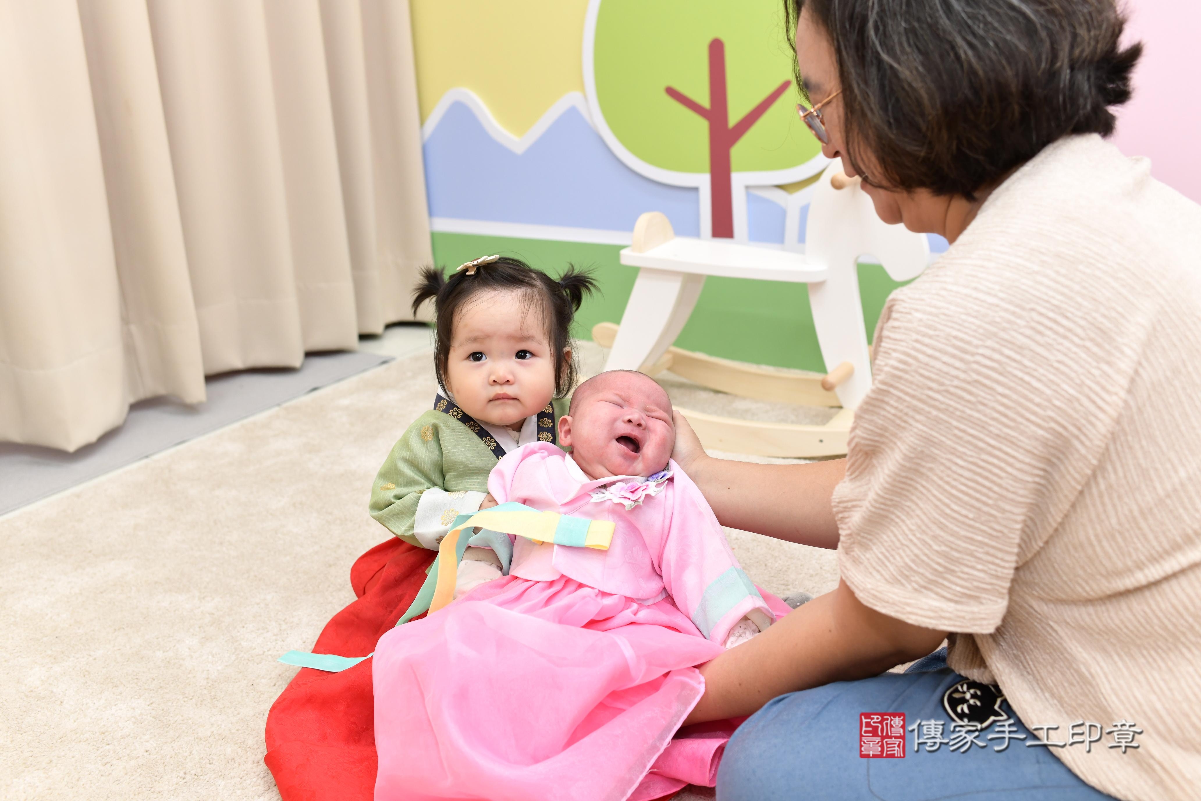 傳家手工印章高雄店、抓周、度脺、美式風會場、傳家嬰兒古禮、吉祥話、抓周道具物品24種、拍照。抓周證書。寶寶抓周、滿周歲、生日快樂、祝福 傳家手工印章高雄店、抓周、度脺、美式風會場、傳家嬰兒古禮、吉祥話、抓周道具物品24種、拍照。抓周證書。寶寶抓周、滿周歲、生日快樂、祝福