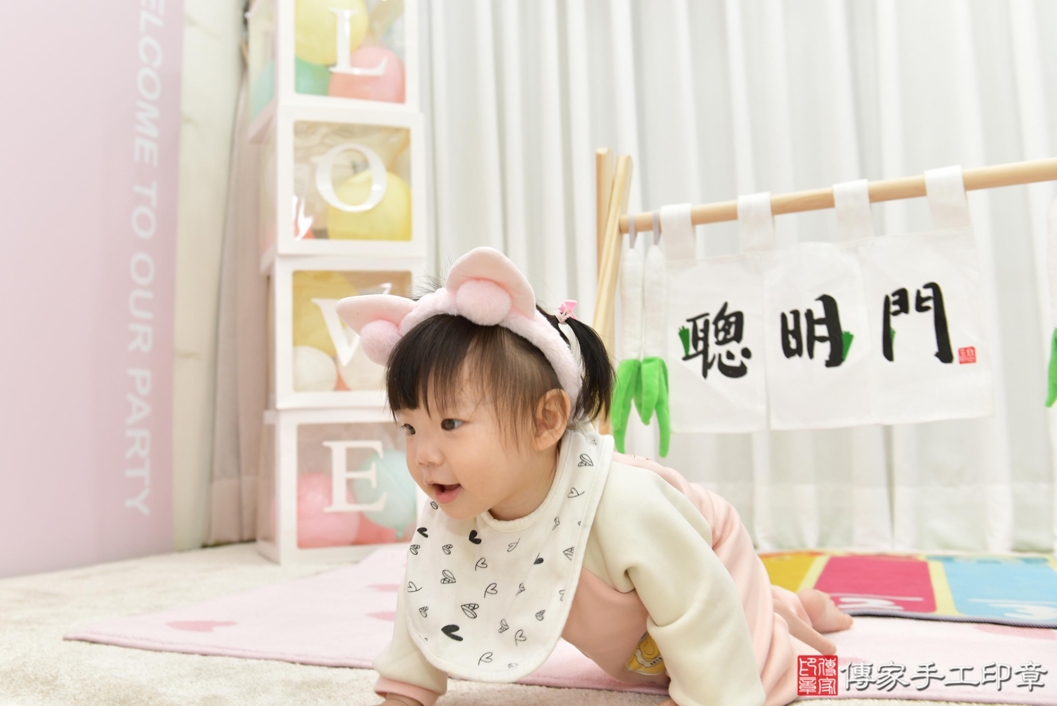 傳家手工印章桃園店、抓周、度脺、美式風會場、傳家嬰兒古禮、吉祥話、抓周道具物品24種、拍照。抓周證書。寶寶抓周、滿周歲、生日快樂、祝福 傳家手工印章桃園店、抓周、度脺、美式風會場、傳家嬰兒古禮、吉祥話、抓周道具物品24種、拍照。抓周證書。寶寶抓周、滿周歲、生日快樂、祝福