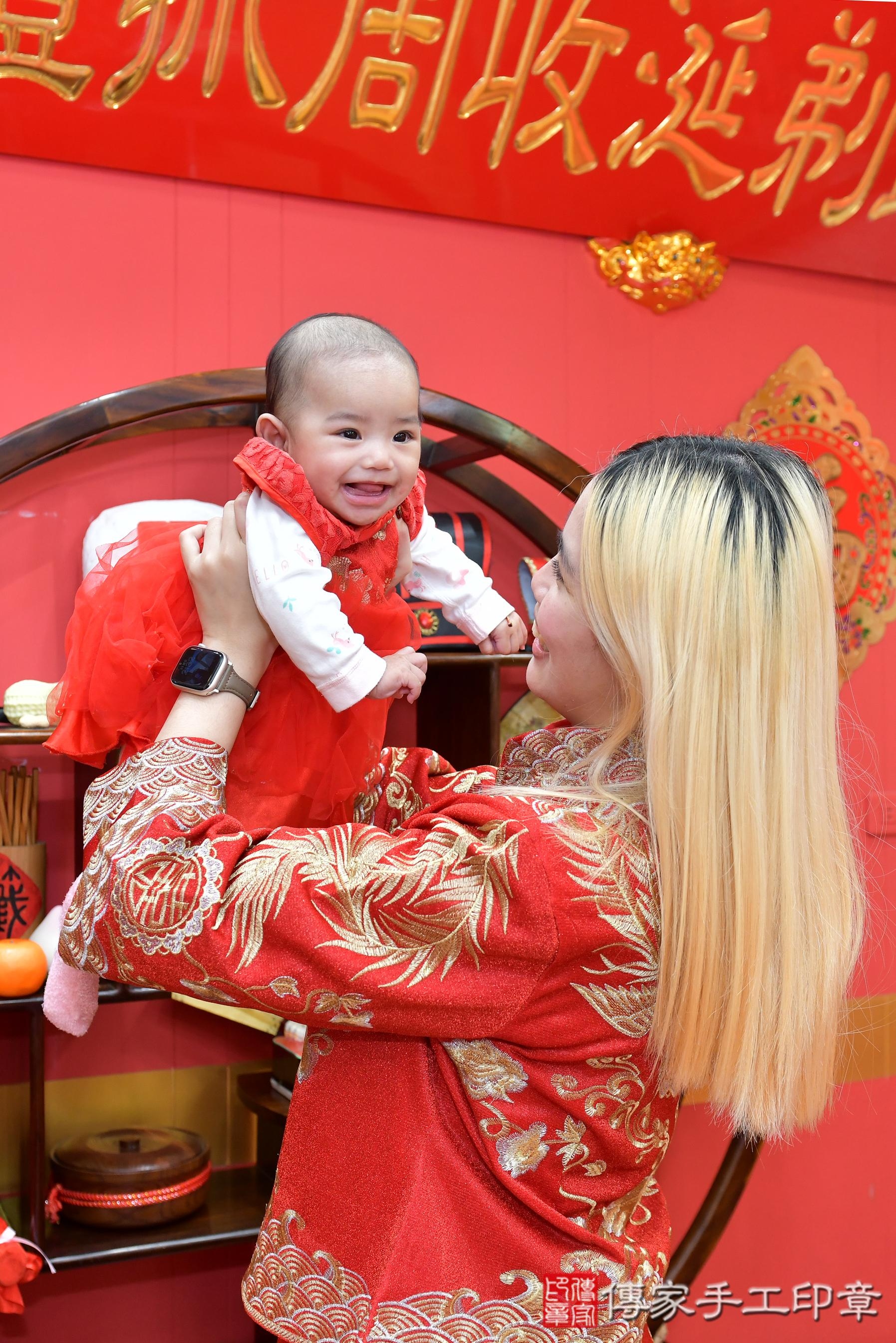 傳家手工印章桃園店、抓周、度脺、美式風會場、傳家嬰兒古禮、吉祥話、抓周道具物品24種、拍照。抓周證書。寶寶抓周、滿周歲、生日快樂、祝福