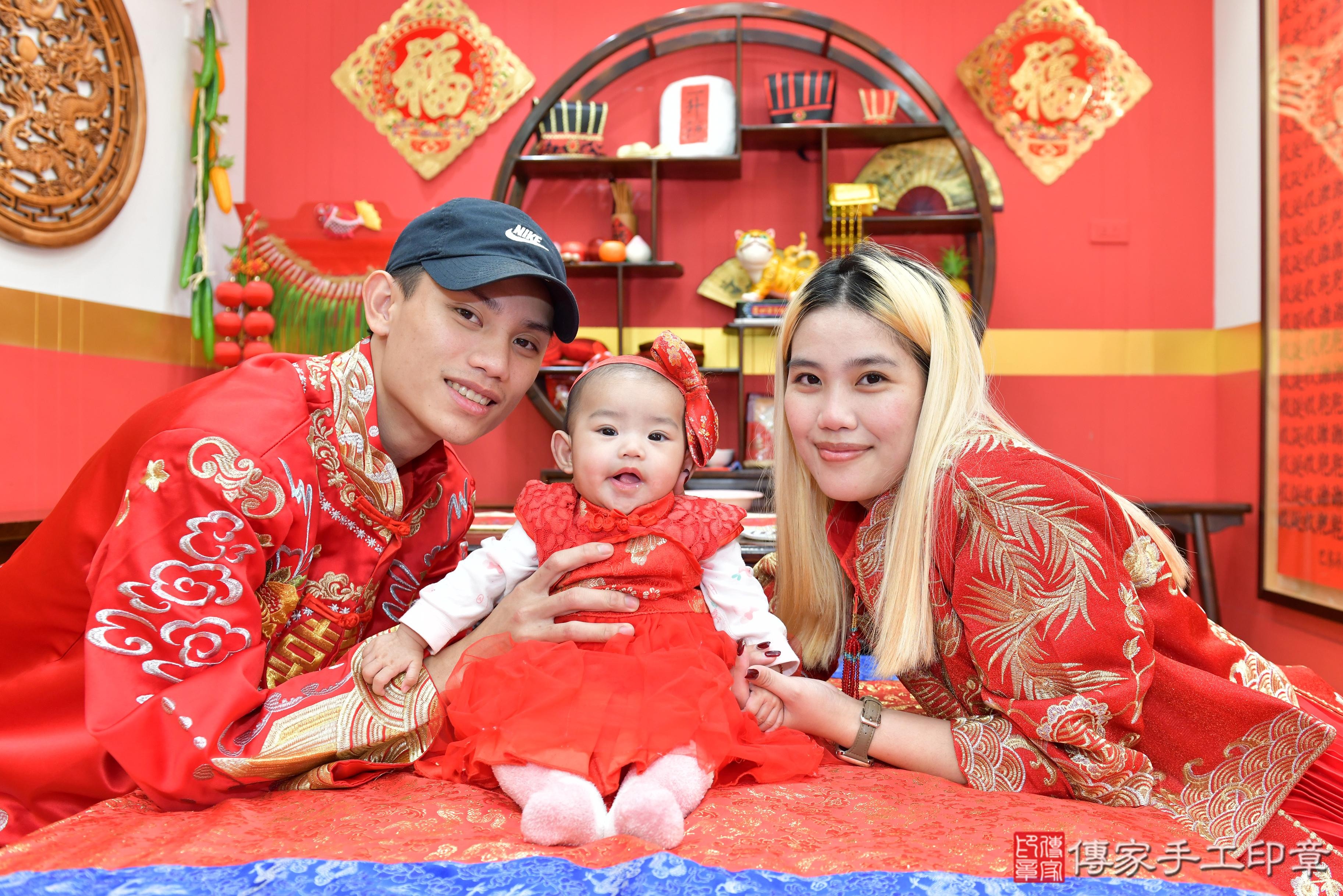 傳家手工印章桃園店、抓周、度脺、美式風會場、傳家嬰兒古禮、吉祥話、抓周道具物品24種、拍照。抓周證書。寶寶抓周、滿周歲、生日快樂、祝福