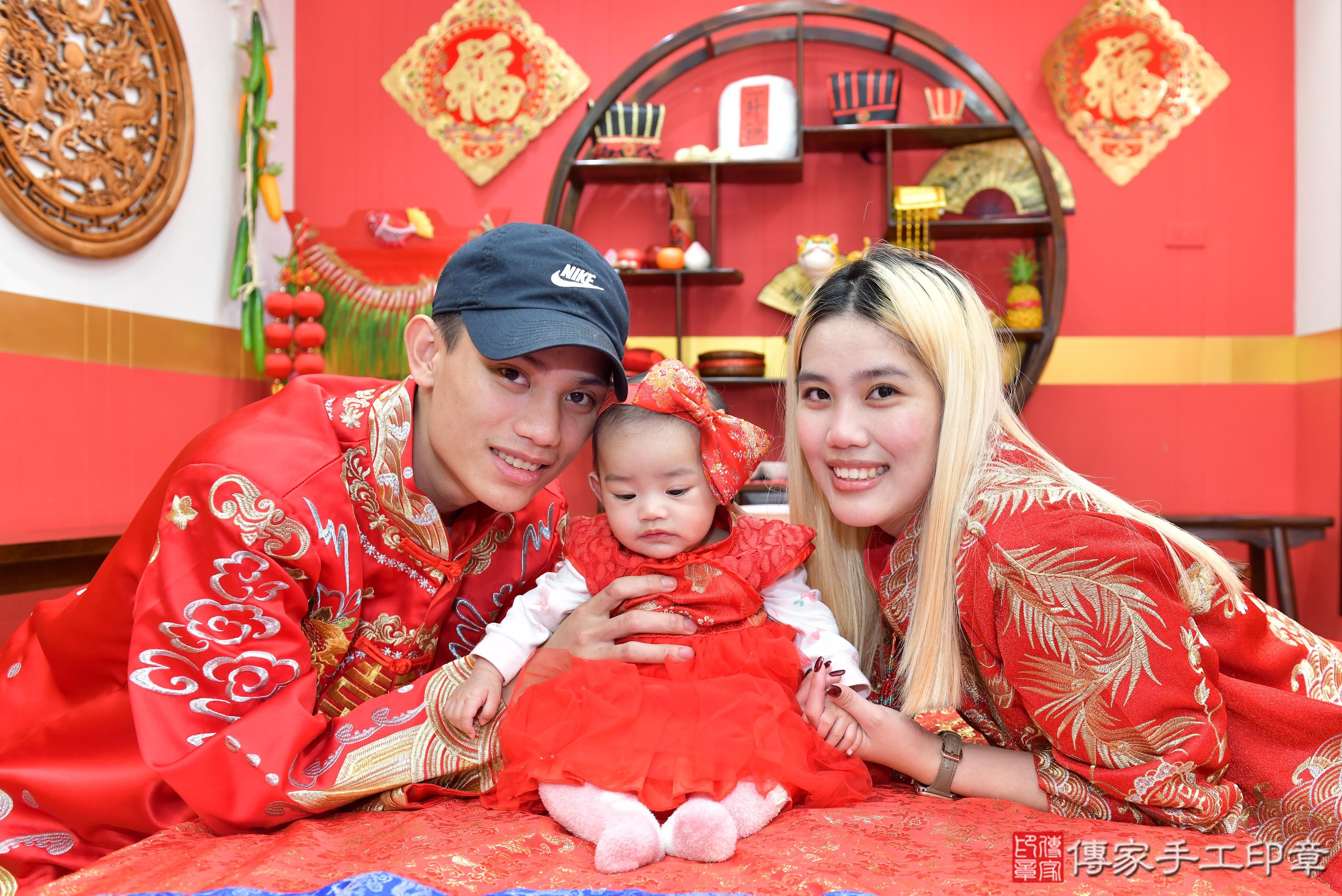 傳家手工印章桃園店、抓周、度脺、美式風會場、傳家嬰兒古禮、吉祥話、抓周道具物品24種、拍照。抓周證書。寶寶抓周、滿周歲、生日快樂、祝福