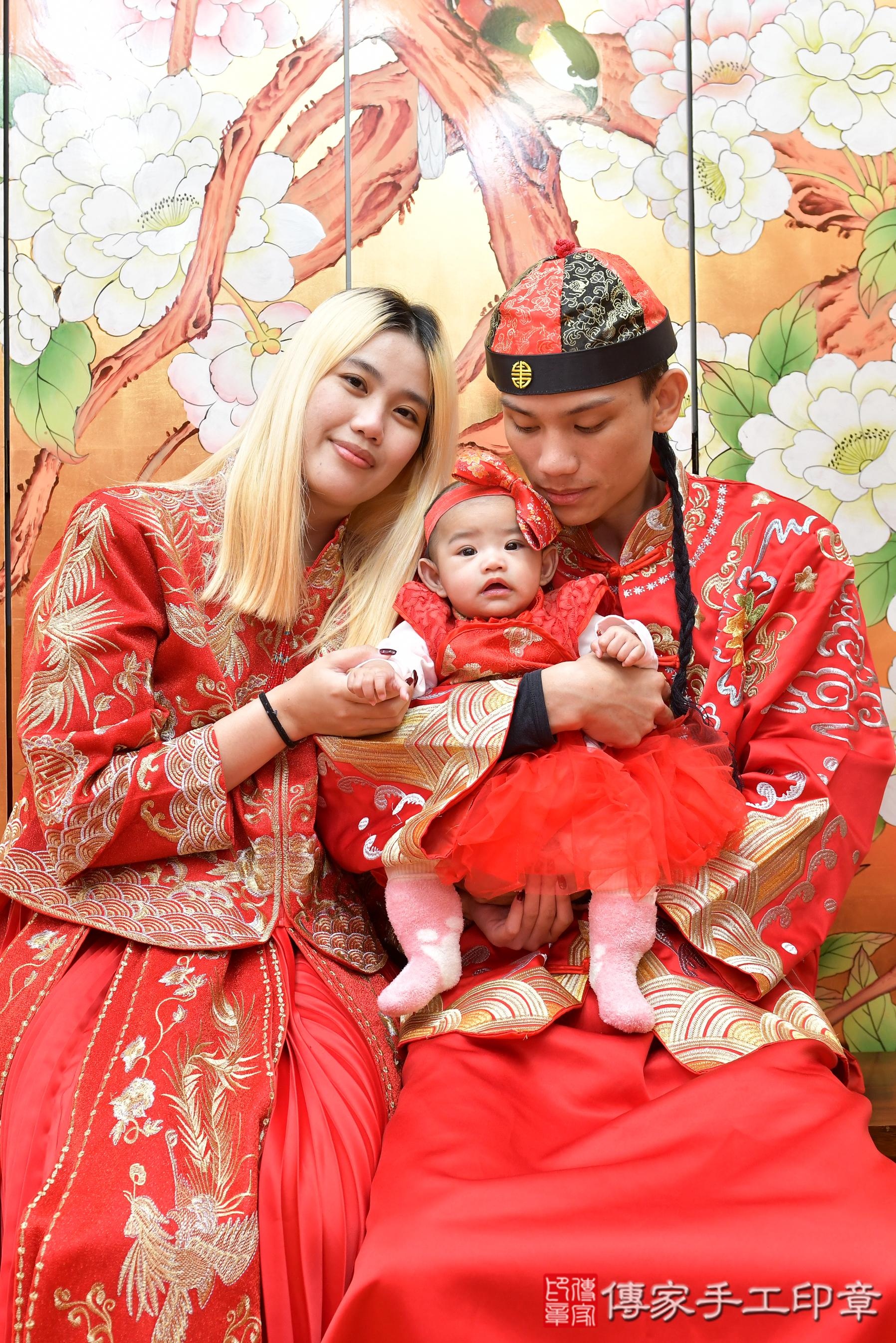 傳家手工印章桃園店、抓周、度脺、美式風會場、傳家嬰兒古禮、吉祥話、抓周道具物品24種、拍照。抓周證書。寶寶抓周、滿周歲、生日快樂、祝福