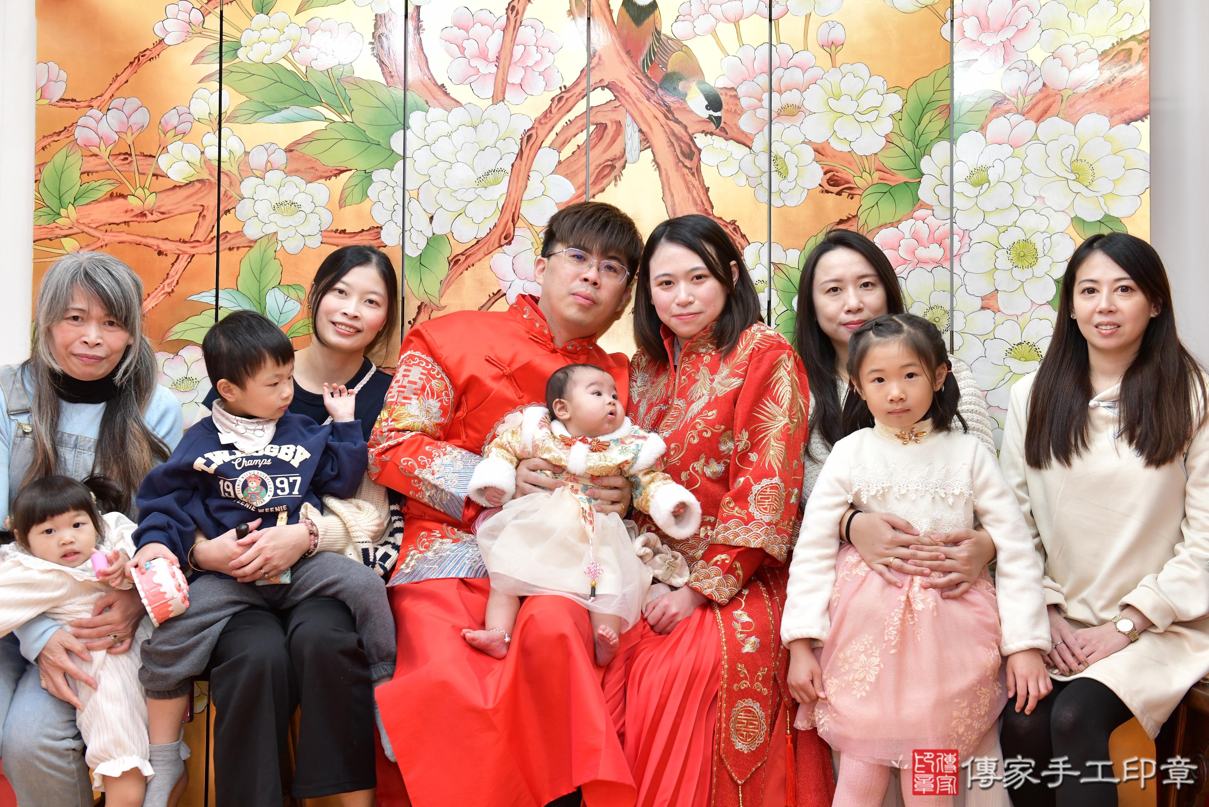 傳家手工印章桃園店、抓周、度脺、美式風會場、傳家嬰兒古禮、吉祥話、抓周道具物品24種、拍照。抓周證書。寶寶抓周、滿周歲、生日快樂、祝福 傳家手工印章桃園店、抓周、度脺、美式風會場、傳家嬰兒古禮、吉祥話、抓周道具物品24種、拍照。抓周證書。寶寶抓周、滿周歲、生日快樂、祝福