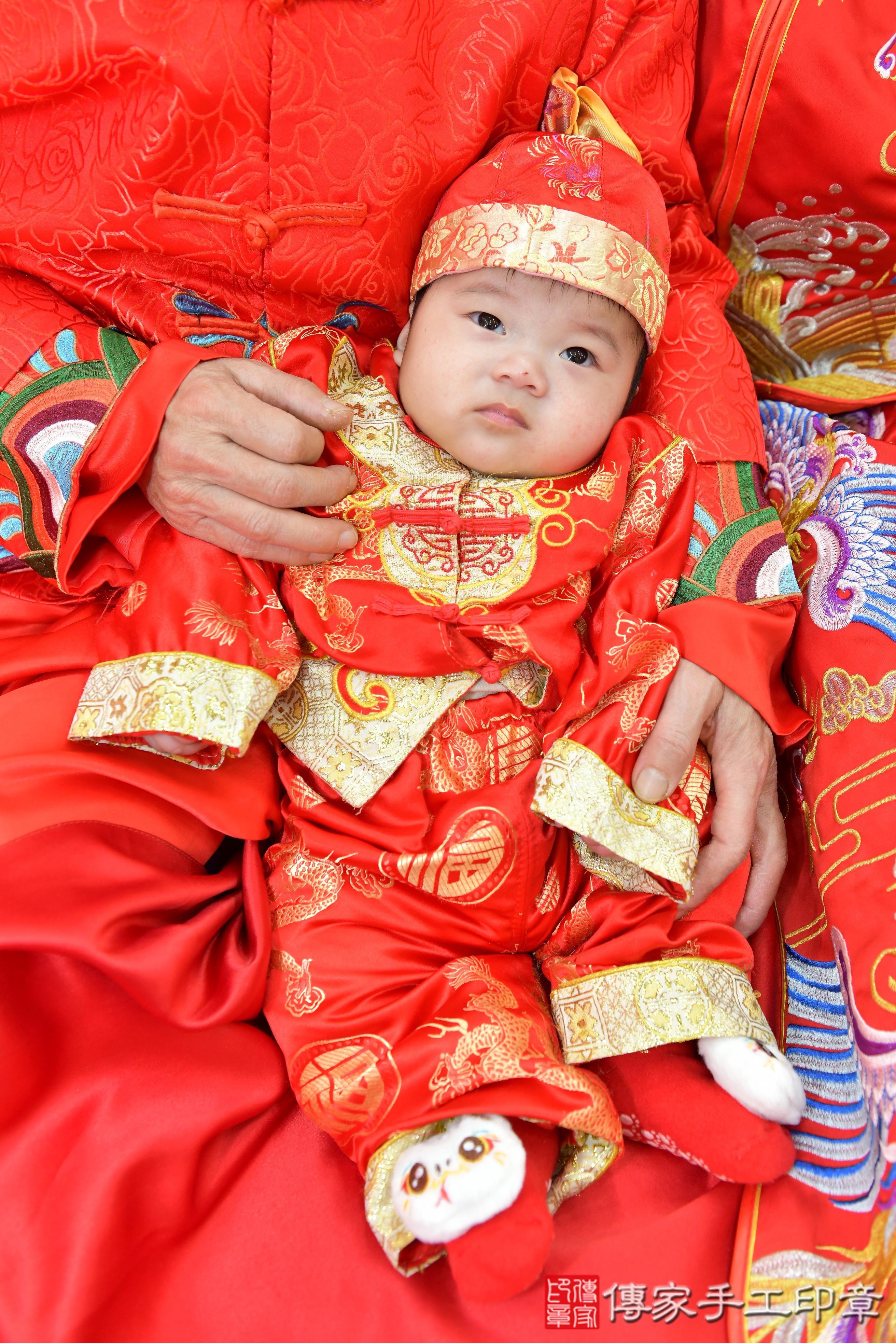 傳家手工印章桃園店、抓周、度脺、美式風會場、傳家嬰兒古禮、吉祥話、抓周道具物品24種、拍照。抓周證書。寶寶抓周、滿周歲、生日快樂、祝福 傳家手工印章桃園店、抓周、度脺、美式風會場、傳家嬰兒古禮、吉祥話、抓周道具物品24種、拍照。抓周證書。寶寶抓周、滿周歲、生日快樂、祝福