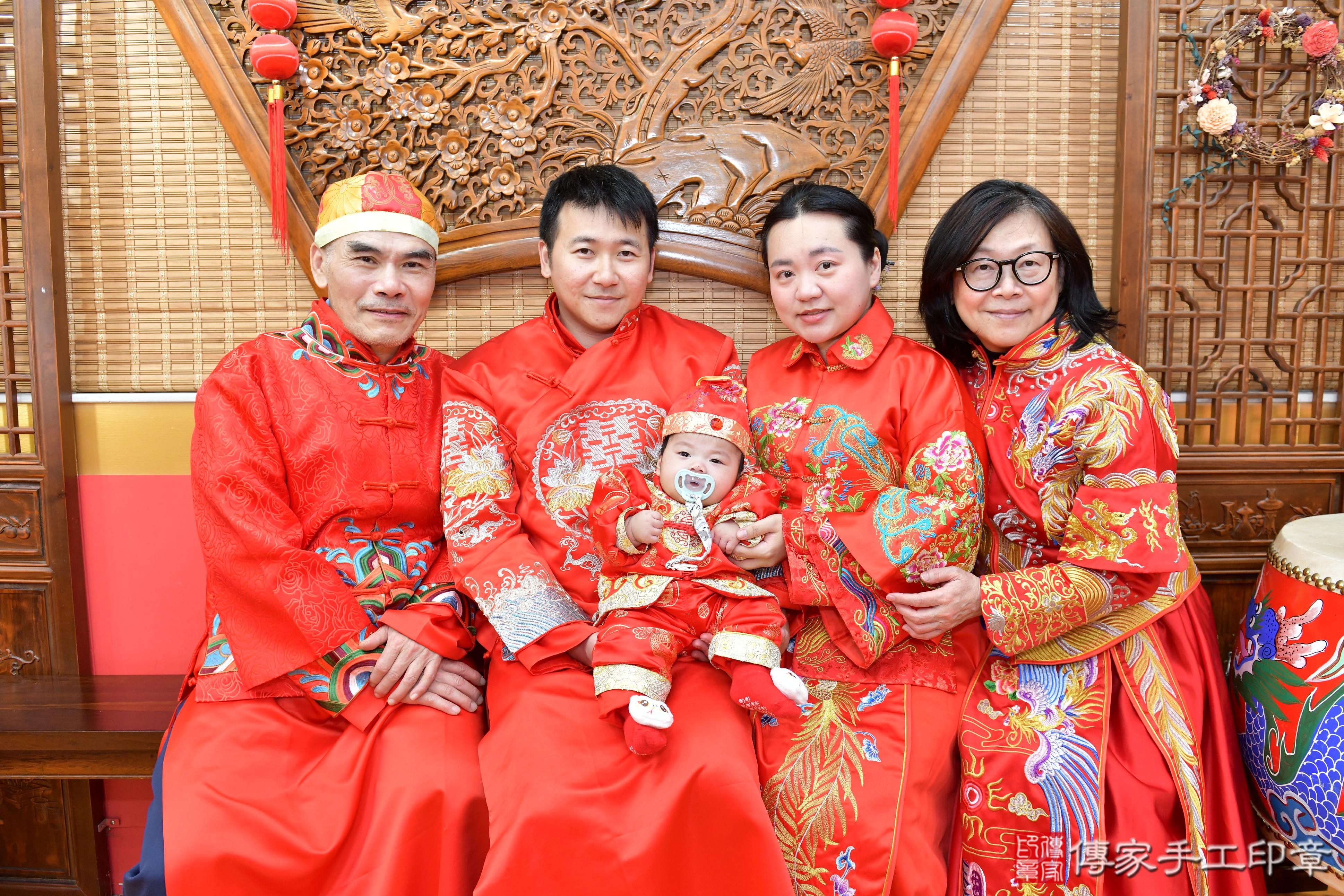 傳家手工印章桃園店、抓周、度脺、美式風會場、傳家嬰兒古禮、吉祥話、抓周道具物品24種、拍照。抓周證書。寶寶抓周、滿周歲、生日快樂、祝福 傳家手工印章桃園店、抓周、度脺、美式風會場、傳家嬰兒古禮、吉祥話、抓周道具物品24種、拍照。抓周證書。寶寶抓周、滿周歲、生日快樂、祝福