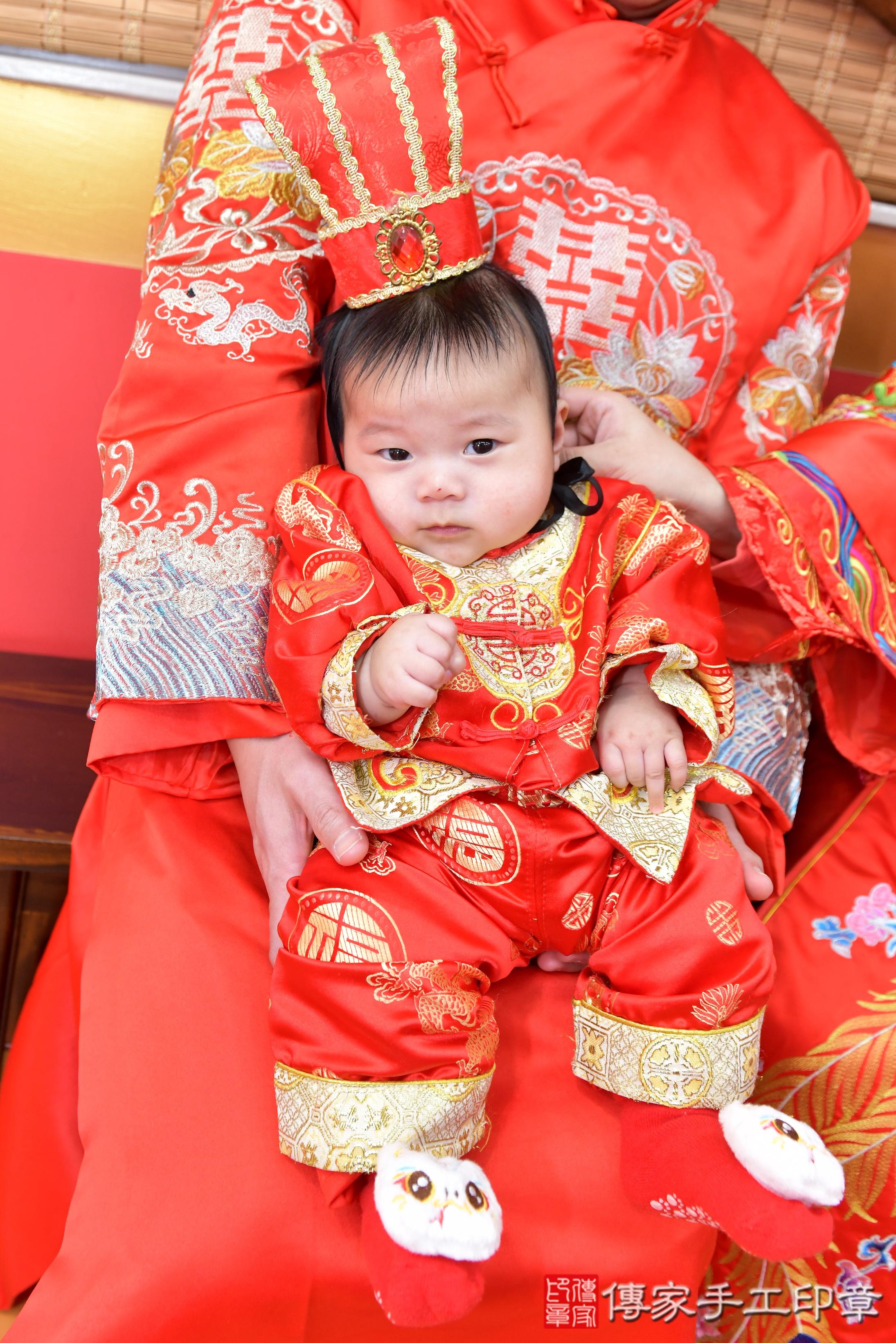 傳家手工印章桃園店、抓周、度脺、美式風會場、傳家嬰兒古禮、吉祥話、抓周道具物品24種、拍照。抓周證書。寶寶抓周、滿周歲、生日快樂、祝福 傳家手工印章桃園店、抓周、度脺、美式風會場、傳家嬰兒古禮、吉祥話、抓周道具物品24種、拍照。抓周證書。寶寶抓周、滿周歲、生日快樂、祝福