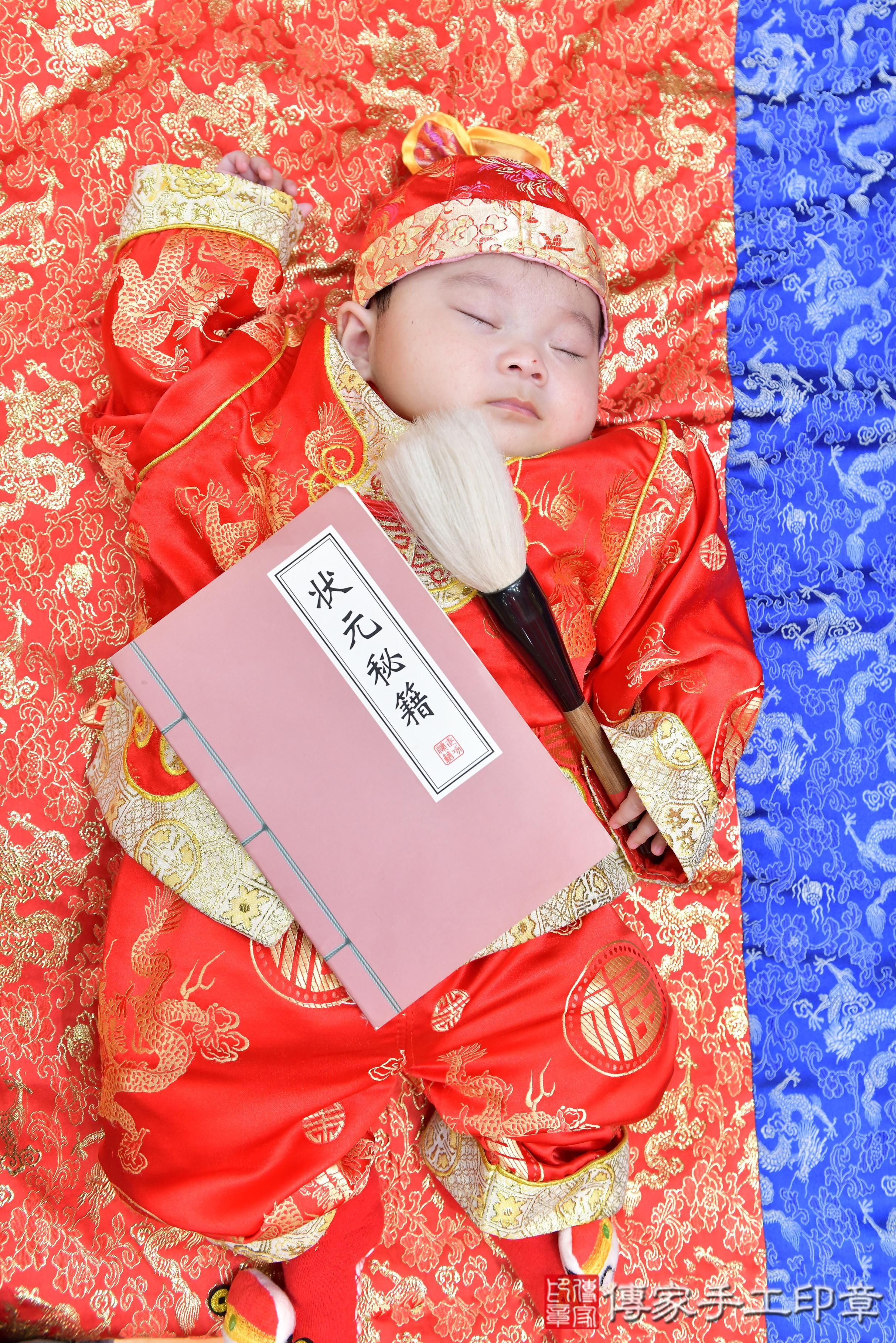 傳家手工印章桃園店、抓周、度脺、美式風會場、傳家嬰兒古禮、吉祥話、抓周道具物品24種、拍照。抓周證書。寶寶抓周、滿周歲、生日快樂、祝福 傳家手工印章桃園店、抓周、度脺、美式風會場、傳家嬰兒古禮、吉祥話、抓周道具物品24種、拍照。抓周證書。寶寶抓周、滿周歲、生日快樂、祝福