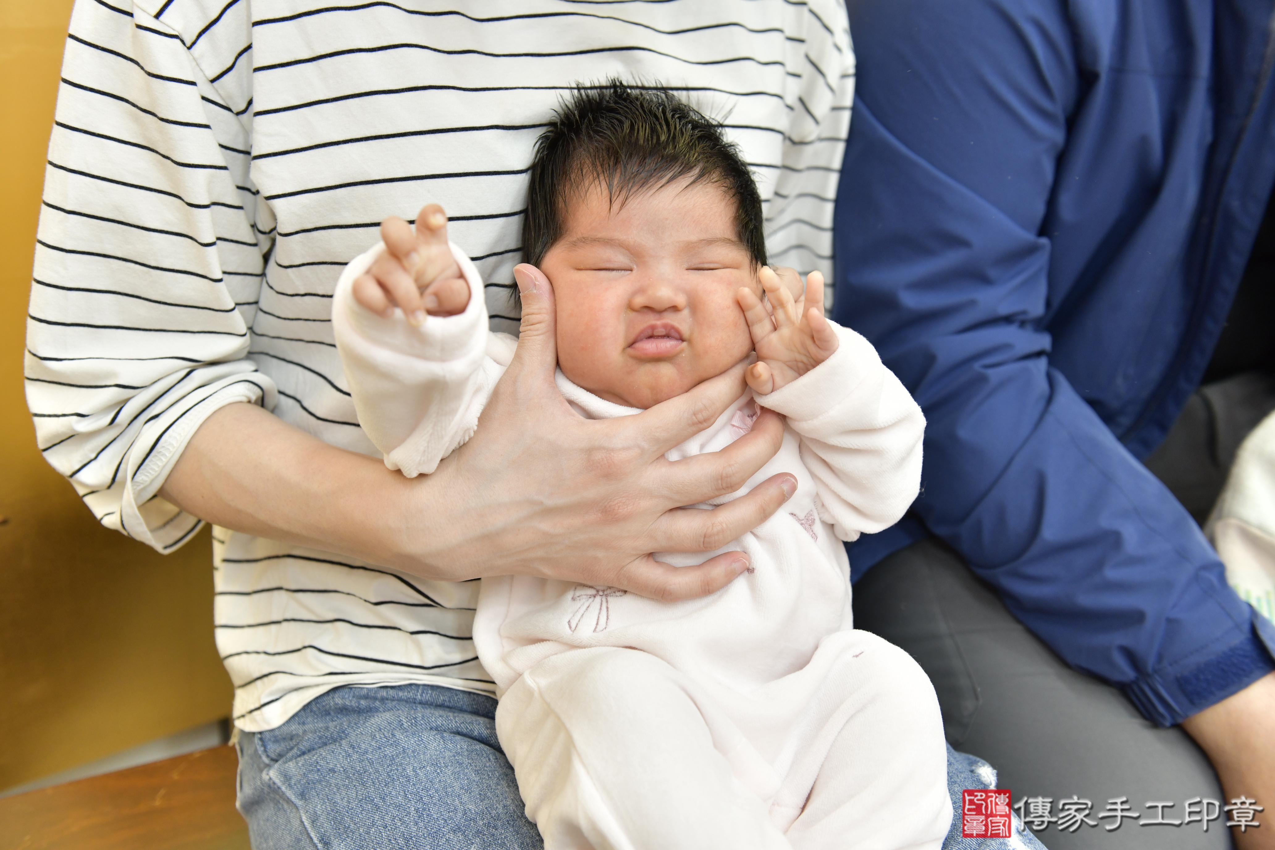 傳家手工印章新竹店、抓周、度脺、美式風會場、傳家嬰兒古禮、吉祥話、抓周道具物品24種、拍照。抓周證書。寶寶抓周、滿周歲、生日快樂、祝福 傳家手工印章新竹店、抓周、度脺、美式風會場、傳家嬰兒古禮、吉祥話、抓周道具物品24種、拍照。抓周證書。寶寶抓周、滿周歲、生日快樂、祝福