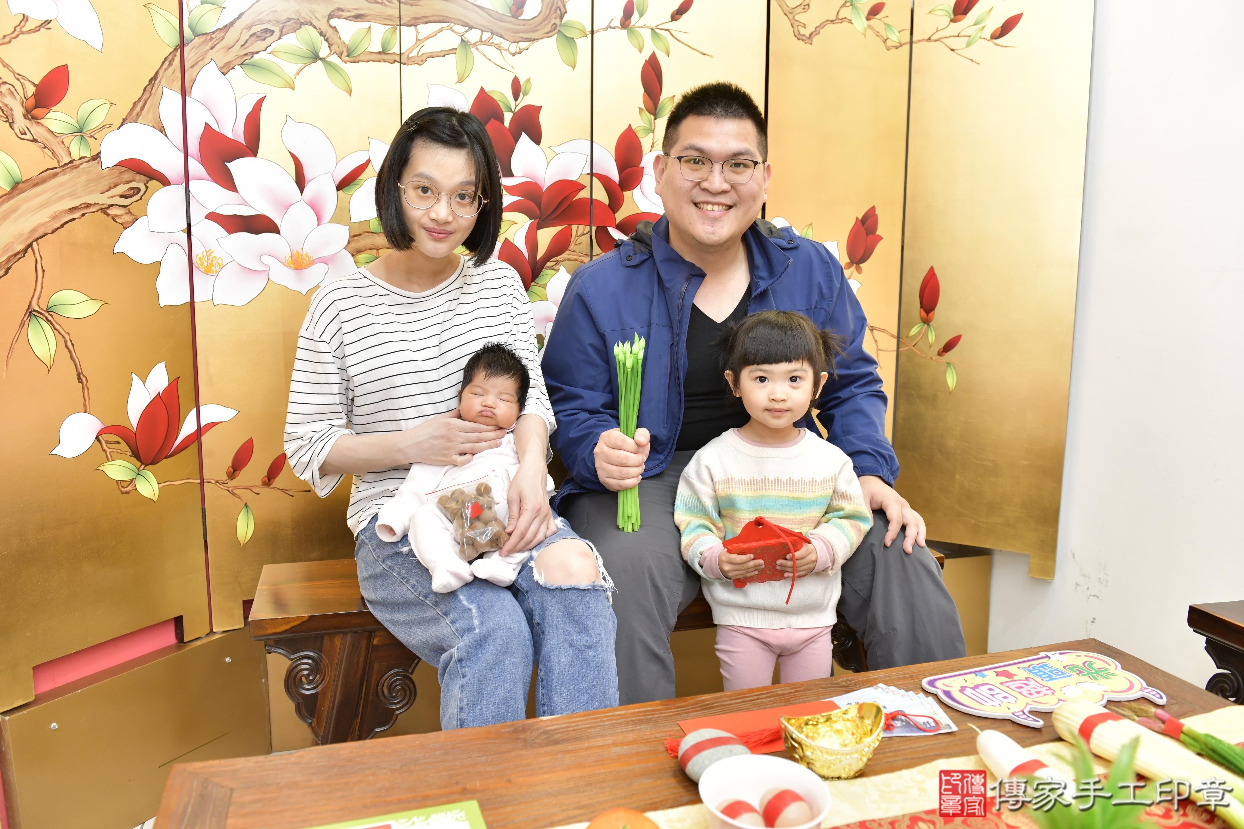 傳家手工印章新竹店、抓周、度脺、美式風會場、傳家嬰兒古禮、吉祥話、抓周道具物品24種、拍照。抓周證書。寶寶抓周、滿周歲、生日快樂、祝福 傳家手工印章新竹店、抓周、度脺、美式風會場、傳家嬰兒古禮、吉祥話、抓周道具物品24種、拍照。抓周證書。寶寶抓周、滿周歲、生日快樂、祝福