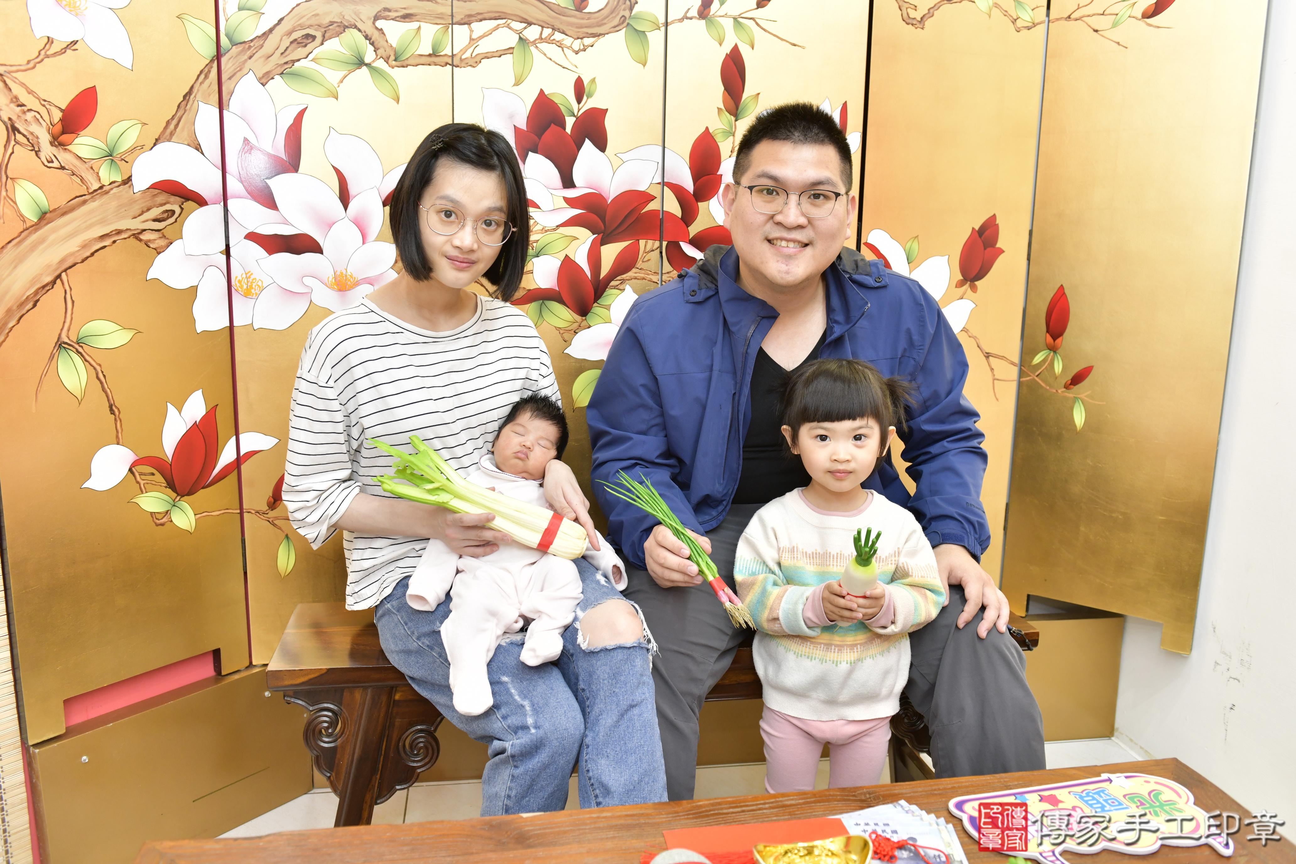 傳家手工印章新竹店、抓周、度脺、美式風會場、傳家嬰兒古禮、吉祥話、抓周道具物品24種、拍照。抓周證書。寶寶抓周、滿周歲、生日快樂、祝福 傳家手工印章新竹店、抓周、度脺、美式風會場、傳家嬰兒古禮、吉祥話、抓周道具物品24種、拍照。抓周證書。寶寶抓周、滿周歲、生日快樂、祝福