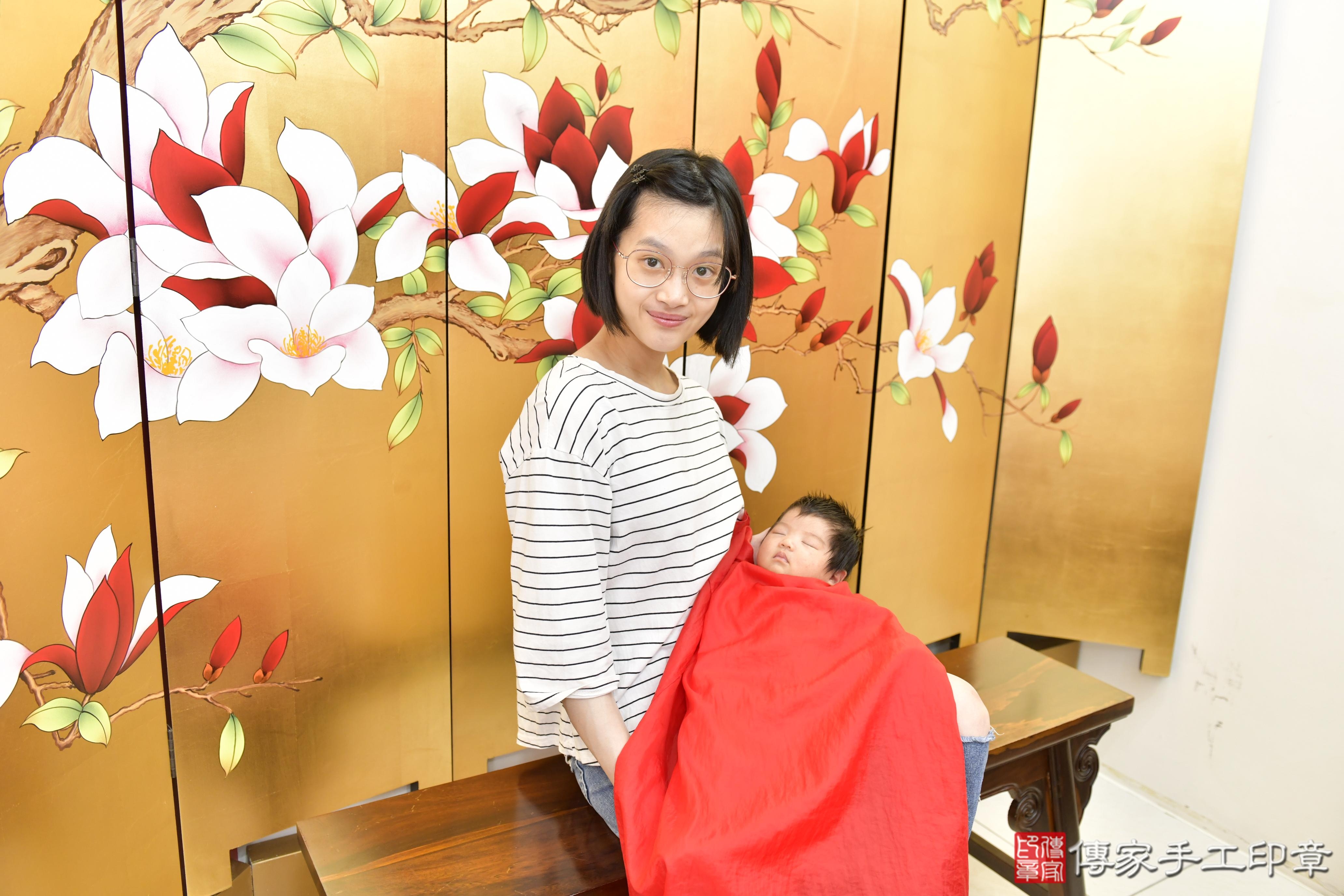 傳家手工印章新竹店、抓周、度脺、美式風會場、傳家嬰兒古禮、吉祥話、抓周道具物品24種、拍照。抓周證書。寶寶抓周、滿周歲、生日快樂、祝福 傳家手工印章新竹店、抓周、度脺、美式風會場、傳家嬰兒古禮、吉祥話、抓周道具物品24種、拍照。抓周證書。寶寶抓周、滿周歲、生日快樂、祝福