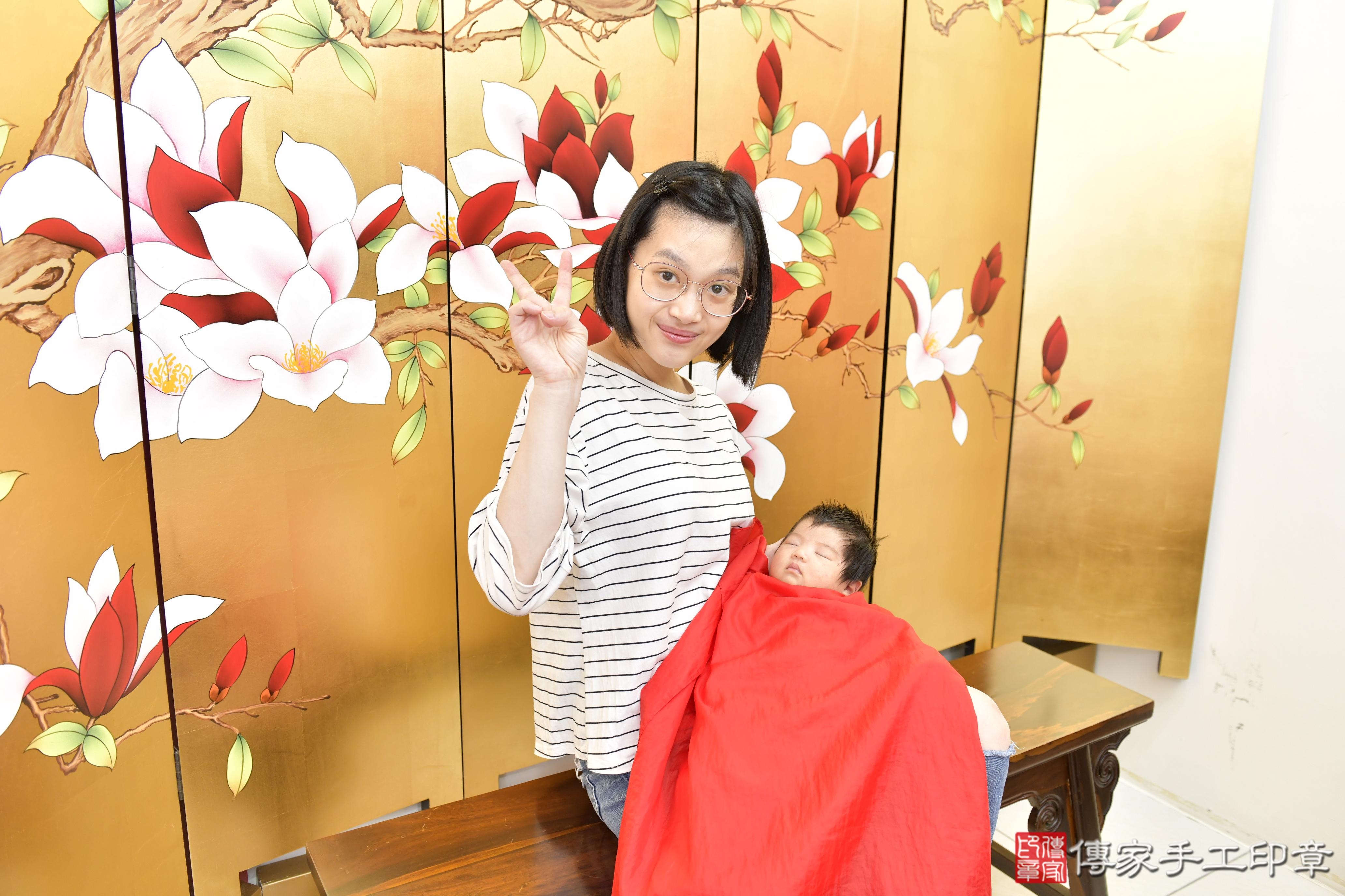 傳家手工印章新竹店、抓周、度脺、美式風會場、傳家嬰兒古禮、吉祥話、抓周道具物品24種、拍照。抓周證書。寶寶抓周、滿周歲、生日快樂、祝福 傳家手工印章新竹店、抓周、度脺、美式風會場、傳家嬰兒古禮、吉祥話、抓周道具物品24種、拍照。抓周證書。寶寶抓周、滿周歲、生日快樂、祝福