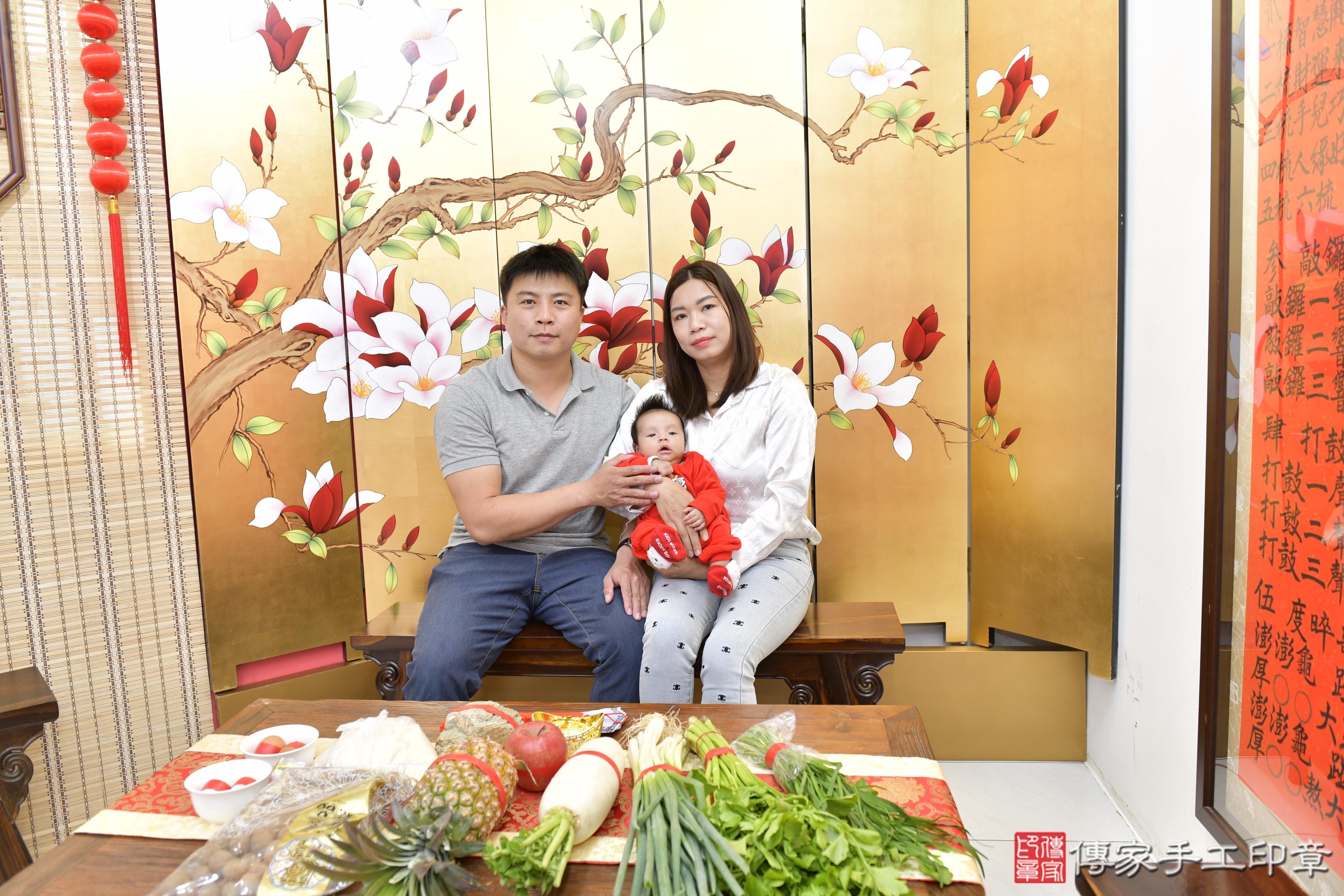 傳家手工印章新竹店、抓周、度脺、美式風會場、傳家嬰兒古禮、吉祥話、抓周道具物品24種、拍照。抓周證書。寶寶抓周、滿周歲、生日快樂、祝福