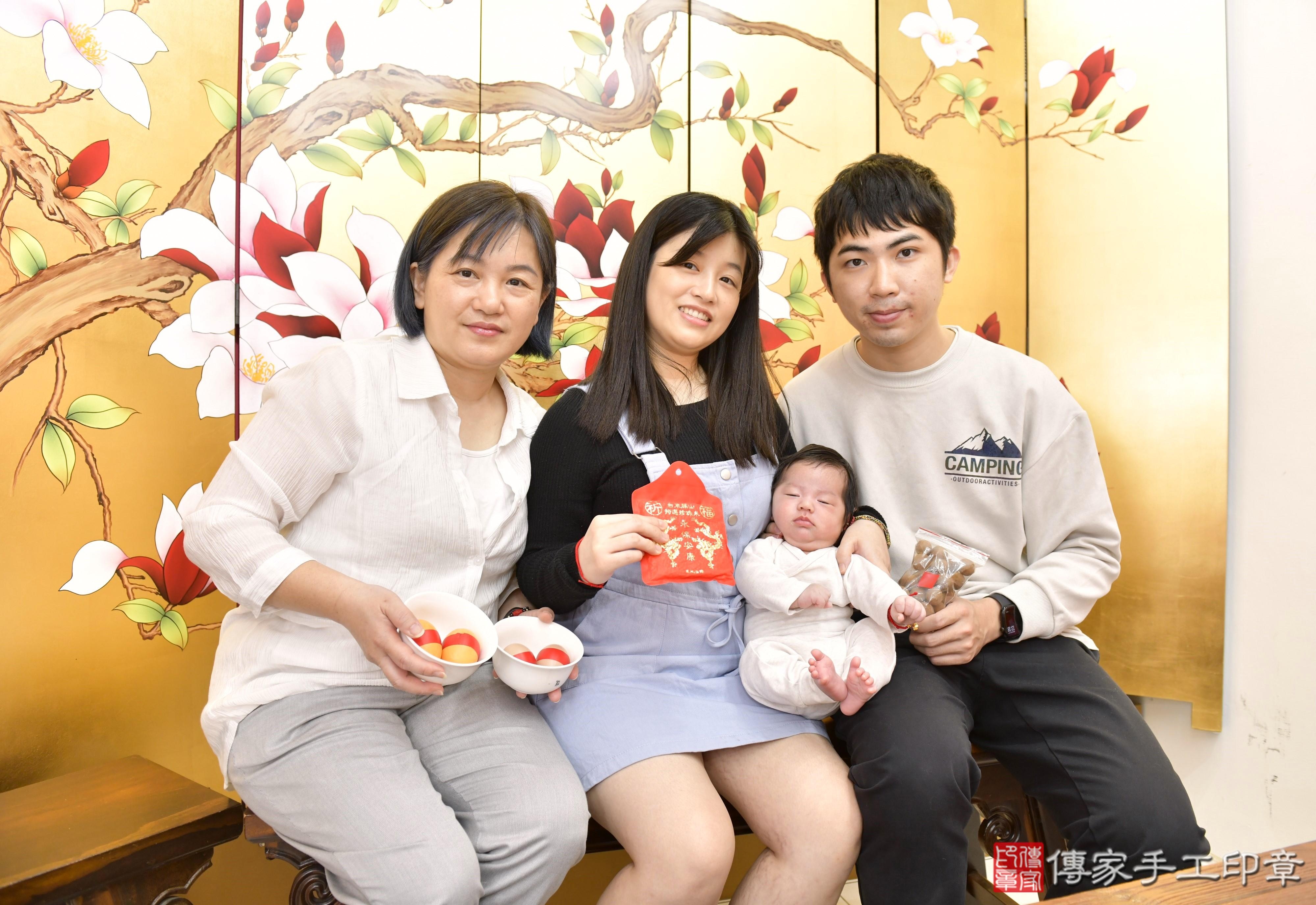 傳家手工印章新竹店、抓周、度脺、美式風會場、傳家嬰兒古禮、吉祥話、抓周道具物品24種、拍照。抓周證書。寶寶抓周、滿周歲、生日快樂、祝福 傳家手工印章新竹店、抓周、度脺、美式風會場、傳家嬰兒古禮、吉祥話、抓周道具物品24種、拍照。抓周證書。寶寶抓周、滿周歲、生日快樂、祝福