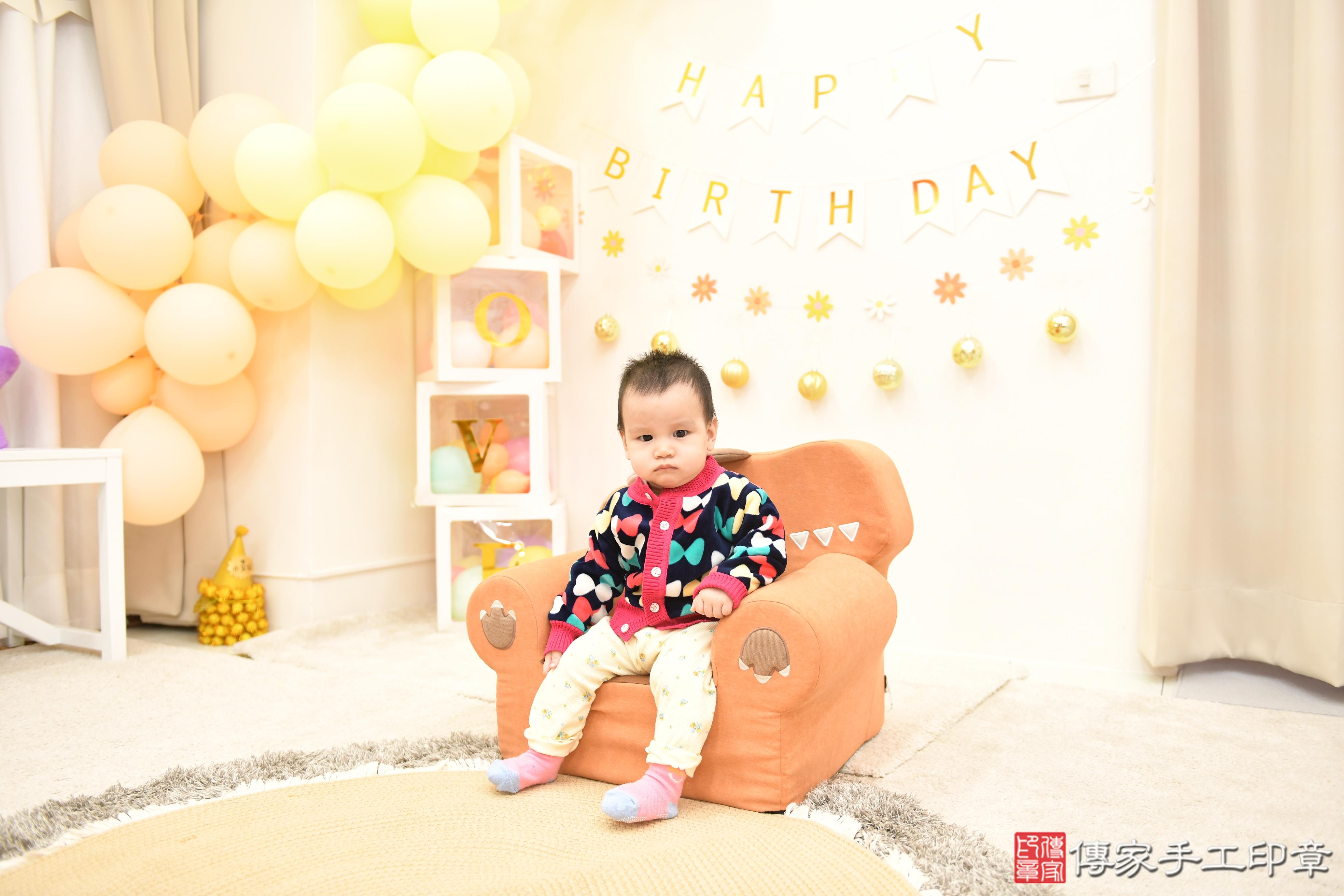 傳家手工印章高雄店、抓周、度脺、美式風會場、傳家嬰兒古禮、吉祥話、抓周道具物品24種、拍照。抓周證書。寶寶抓周、滿周歲、生日快樂、祝福