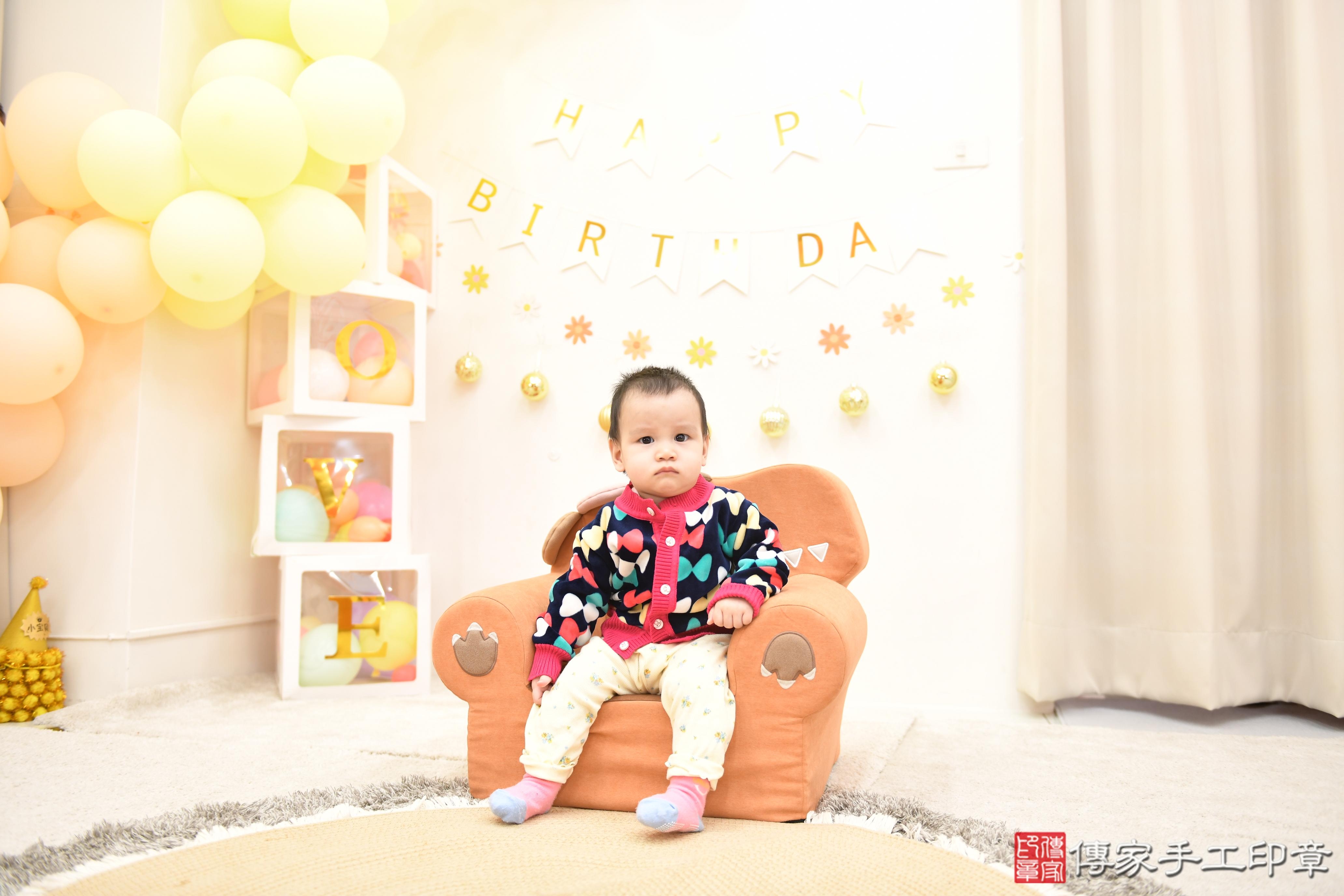 傳家手工印章高雄店、抓周、度脺、美式風會場、傳家嬰兒古禮、吉祥話、抓周道具物品24種、拍照。抓周證書。寶寶抓周、滿周歲、生日快樂、祝福