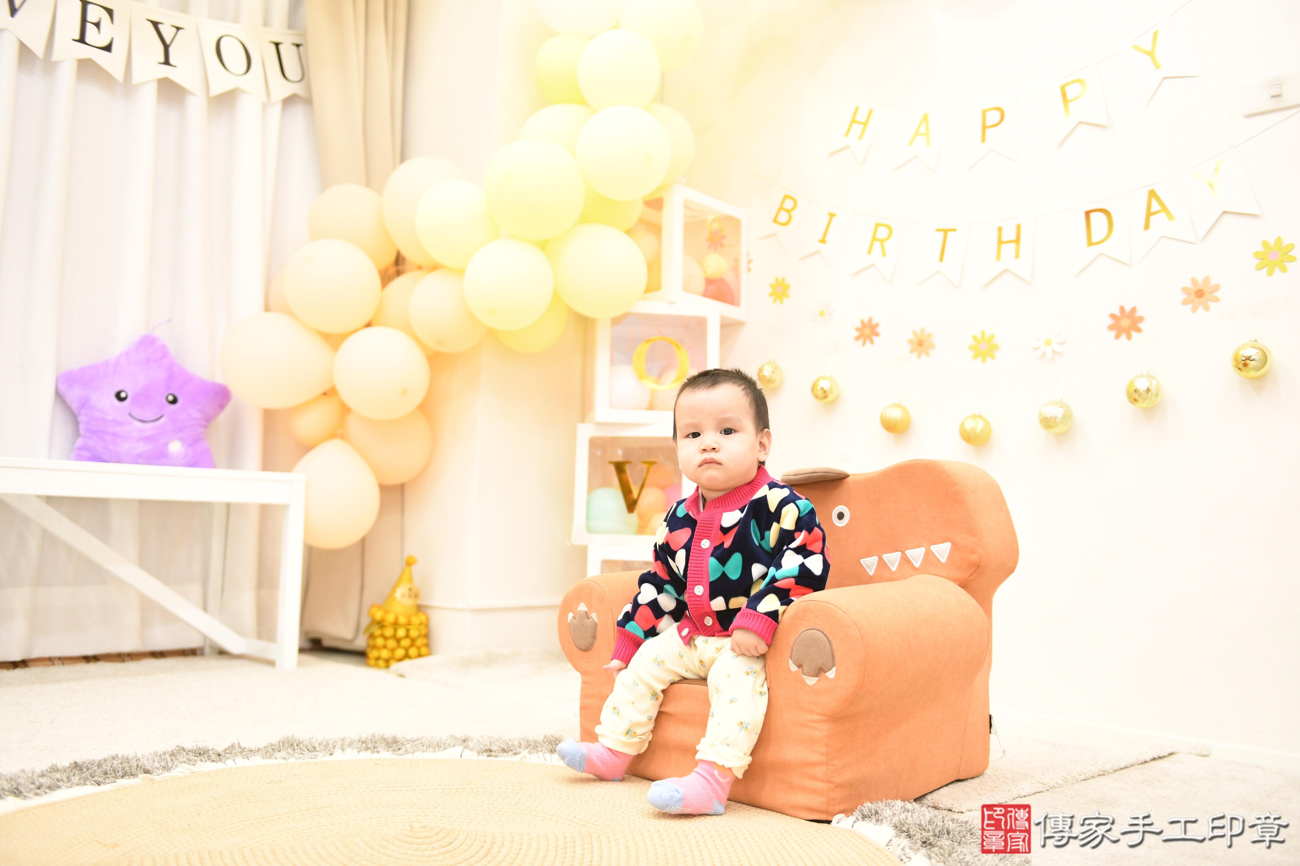 傳家手工印章高雄店、抓周、度脺、美式風會場、傳家嬰兒古禮、吉祥話、抓周道具物品24種、拍照。抓周證書。寶寶抓周、滿周歲、生日快樂、祝福