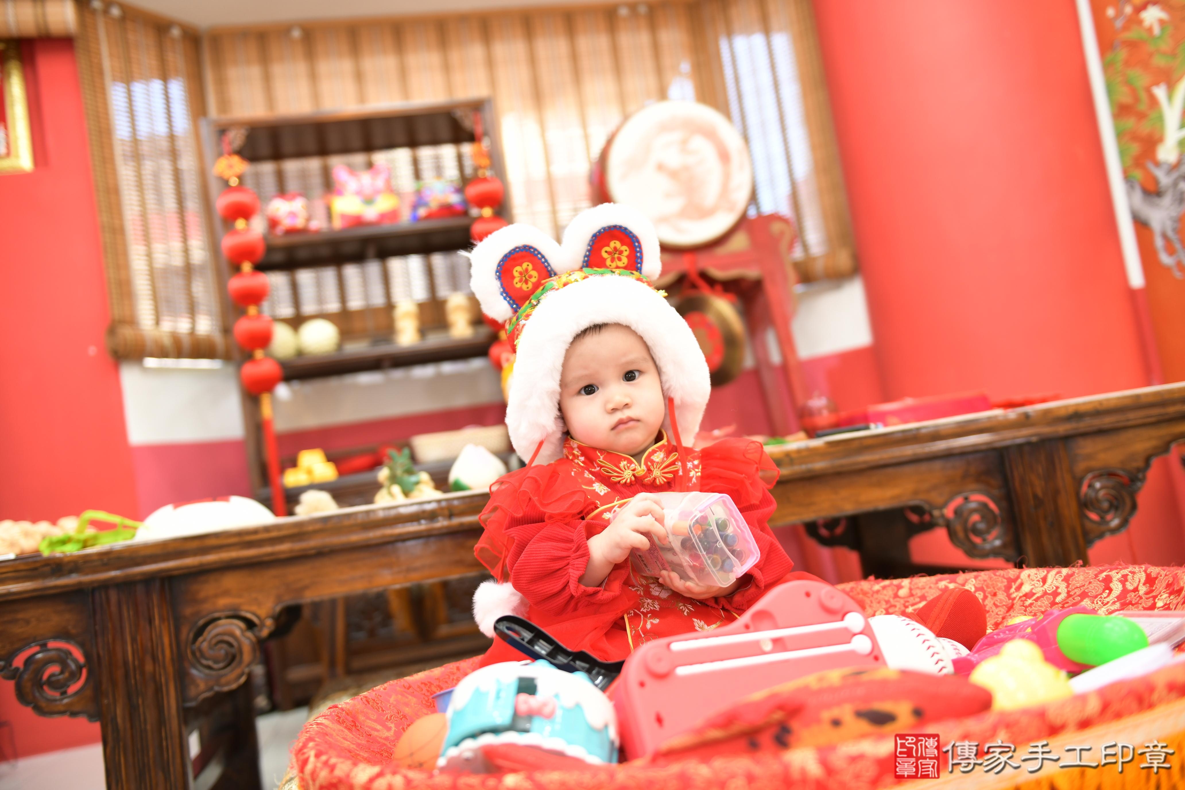 傳家手工印章高雄店、抓周、度脺、美式風會場、傳家嬰兒古禮、吉祥話、抓周道具物品24種、拍照。抓周證書。寶寶抓周、滿周歲、生日快樂、祝福