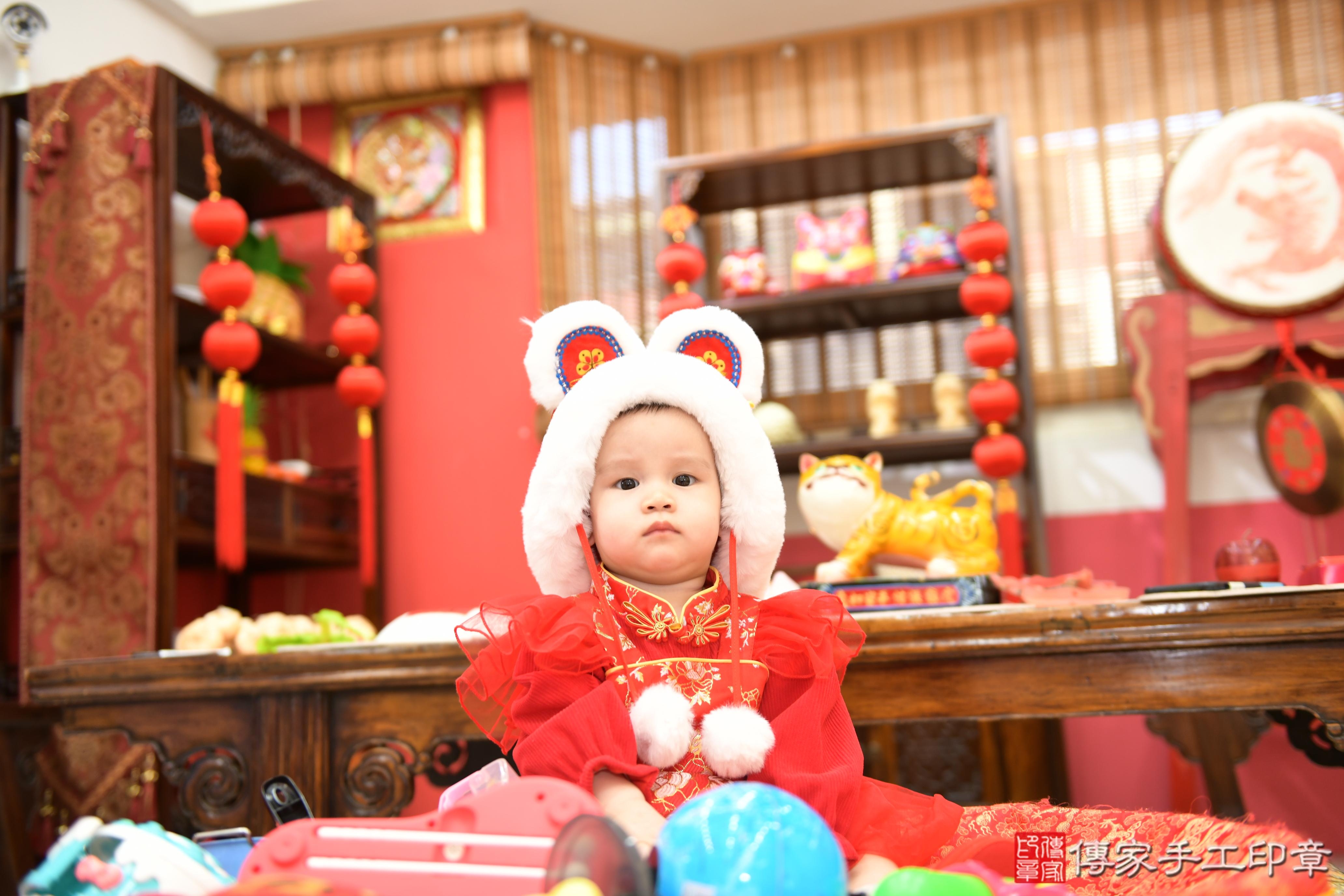 傳家手工印章高雄店、抓周、度脺、美式風會場、傳家嬰兒古禮、吉祥話、抓周道具物品24種、拍照。抓周證書。寶寶抓周、滿周歲、生日快樂、祝福