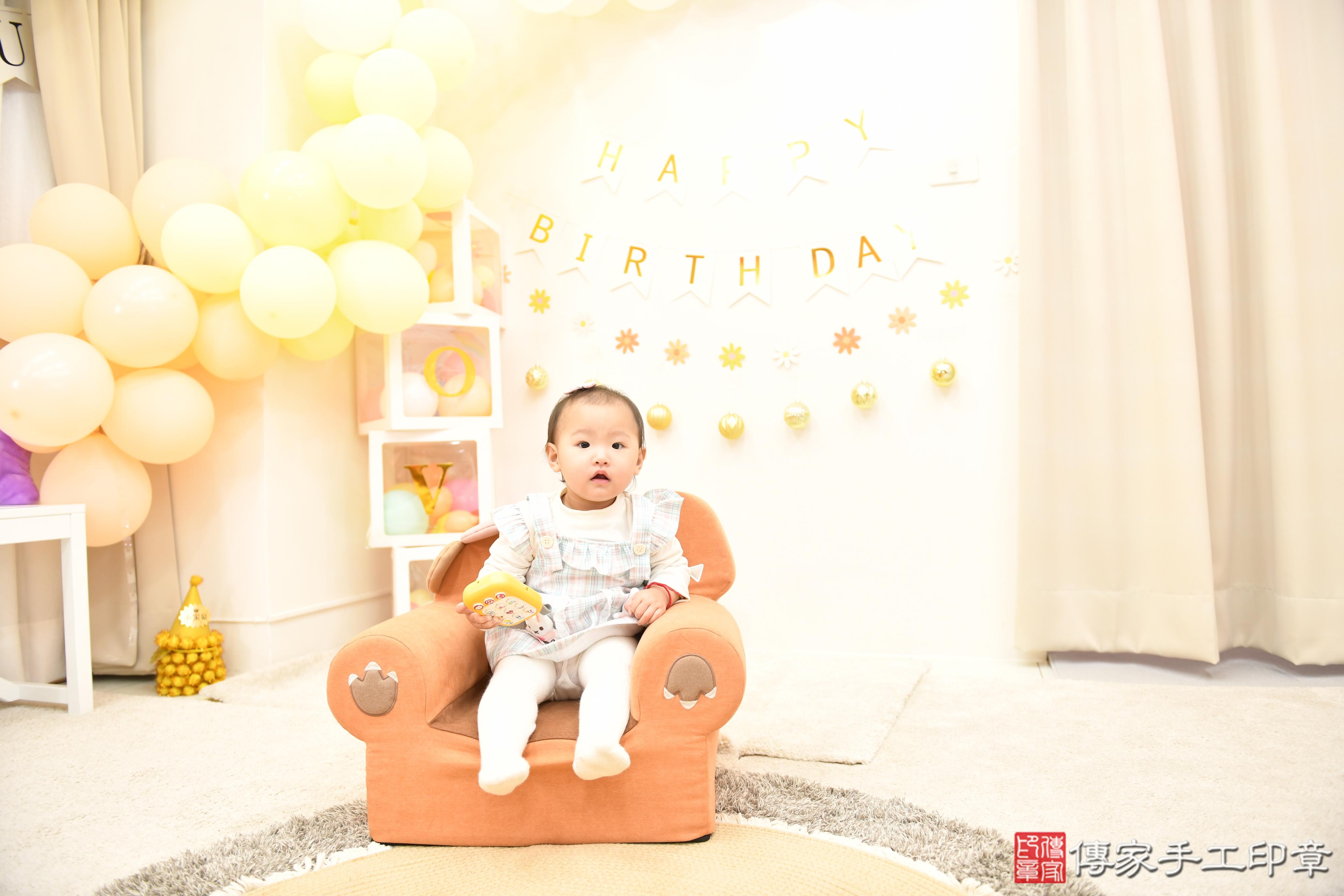 傳家手工印章高雄店、抓周、度脺、美式風會場、傳家嬰兒古禮、吉祥話、抓周道具物品24種、拍照。抓周證書。寶寶抓周、滿周歲、生日快樂、祝福 傳家手工印章高雄店、抓周、度脺、美式風會場、傳家嬰兒古禮、吉祥話、抓周道具物品24種、拍照。抓周證書。寶寶抓周、滿周歲、生日快樂、祝福