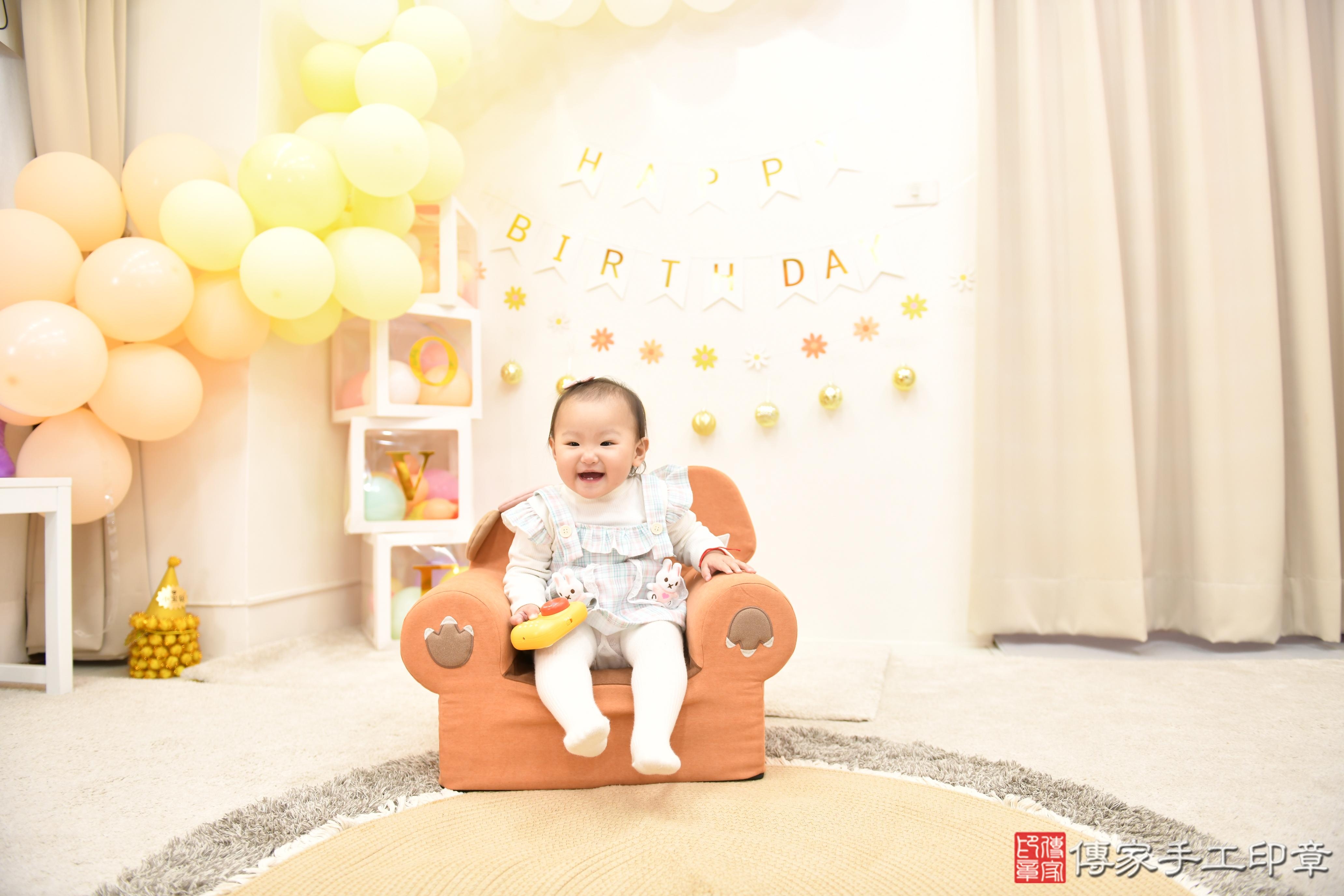 傳家手工印章高雄店、抓周、度脺、美式風會場、傳家嬰兒古禮、吉祥話、抓周道具物品24種、拍照。抓周證書。寶寶抓周、滿周歲、生日快樂、祝福 傳家手工印章高雄店、抓周、度脺、美式風會場、傳家嬰兒古禮、吉祥話、抓周道具物品24種、拍照。抓周證書。寶寶抓周、滿周歲、生日快樂、祝福