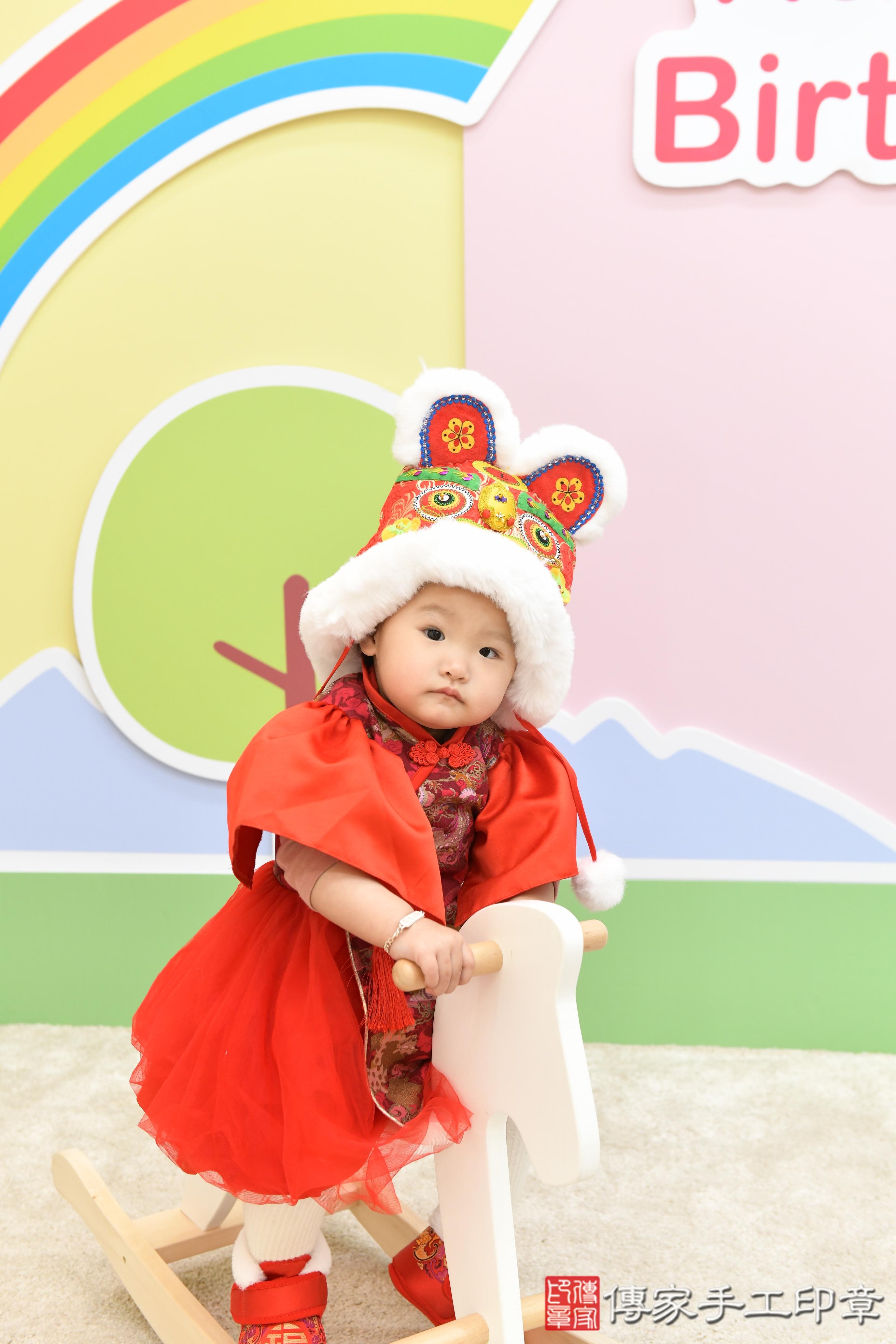 傳家手工印章高雄店、抓周、度脺、美式風會場、傳家嬰兒古禮、吉祥話、抓周道具物品24種、拍照。抓周證書。寶寶抓周、滿周歲、生日快樂、祝福 傳家手工印章高雄店、抓周、度脺、美式風會場、傳家嬰兒古禮、吉祥話、抓周道具物品24種、拍照。抓周證書。寶寶抓周、滿周歲、生日快樂、祝福