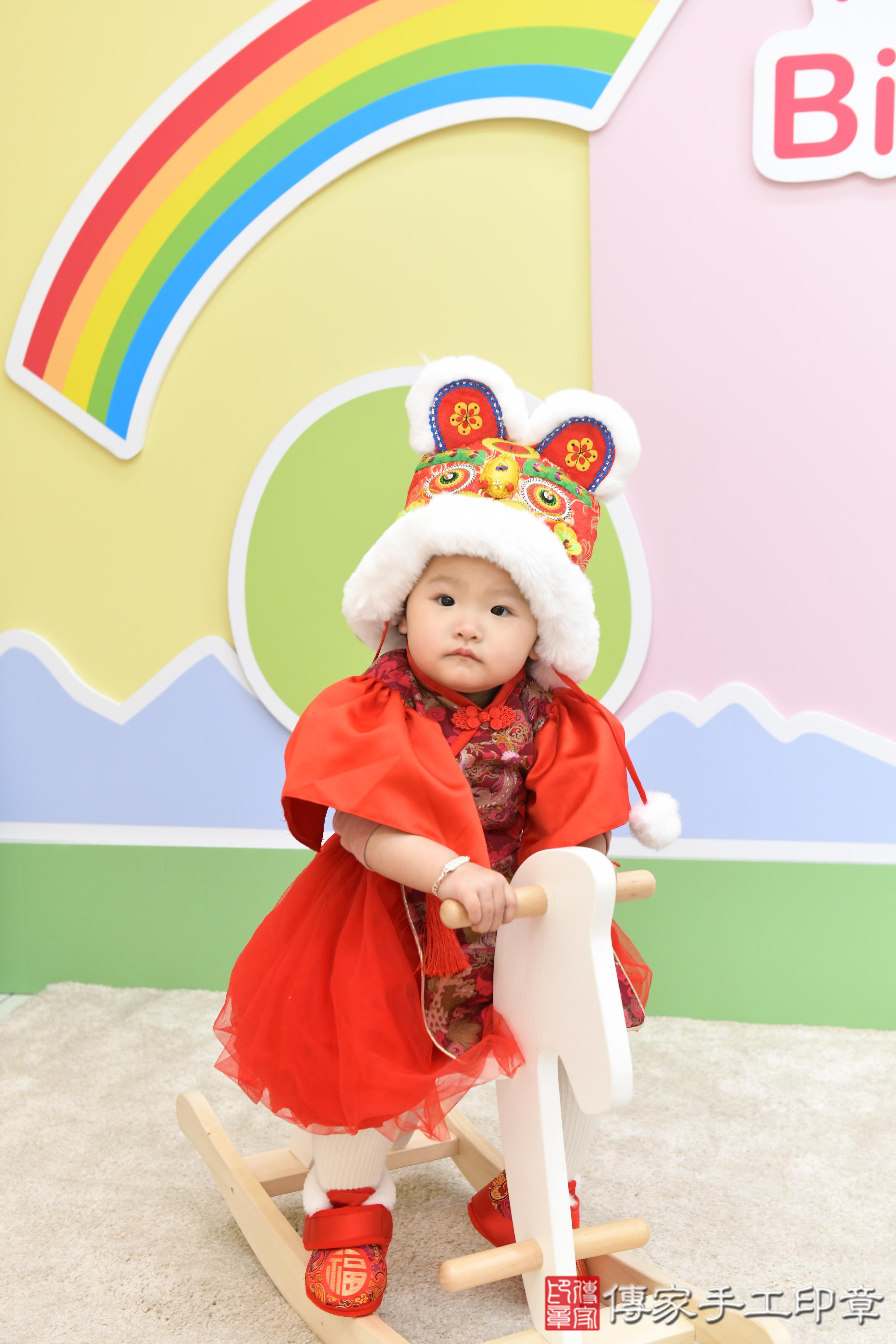 傳家手工印章高雄店、抓周、度脺、美式風會場、傳家嬰兒古禮、吉祥話、抓周道具物品24種、拍照。抓周證書。寶寶抓周、滿周歲、生日快樂、祝福 傳家手工印章高雄店、抓周、度脺、美式風會場、傳家嬰兒古禮、吉祥話、抓周道具物品24種、拍照。抓周證書。寶寶抓周、滿周歲、生日快樂、祝福