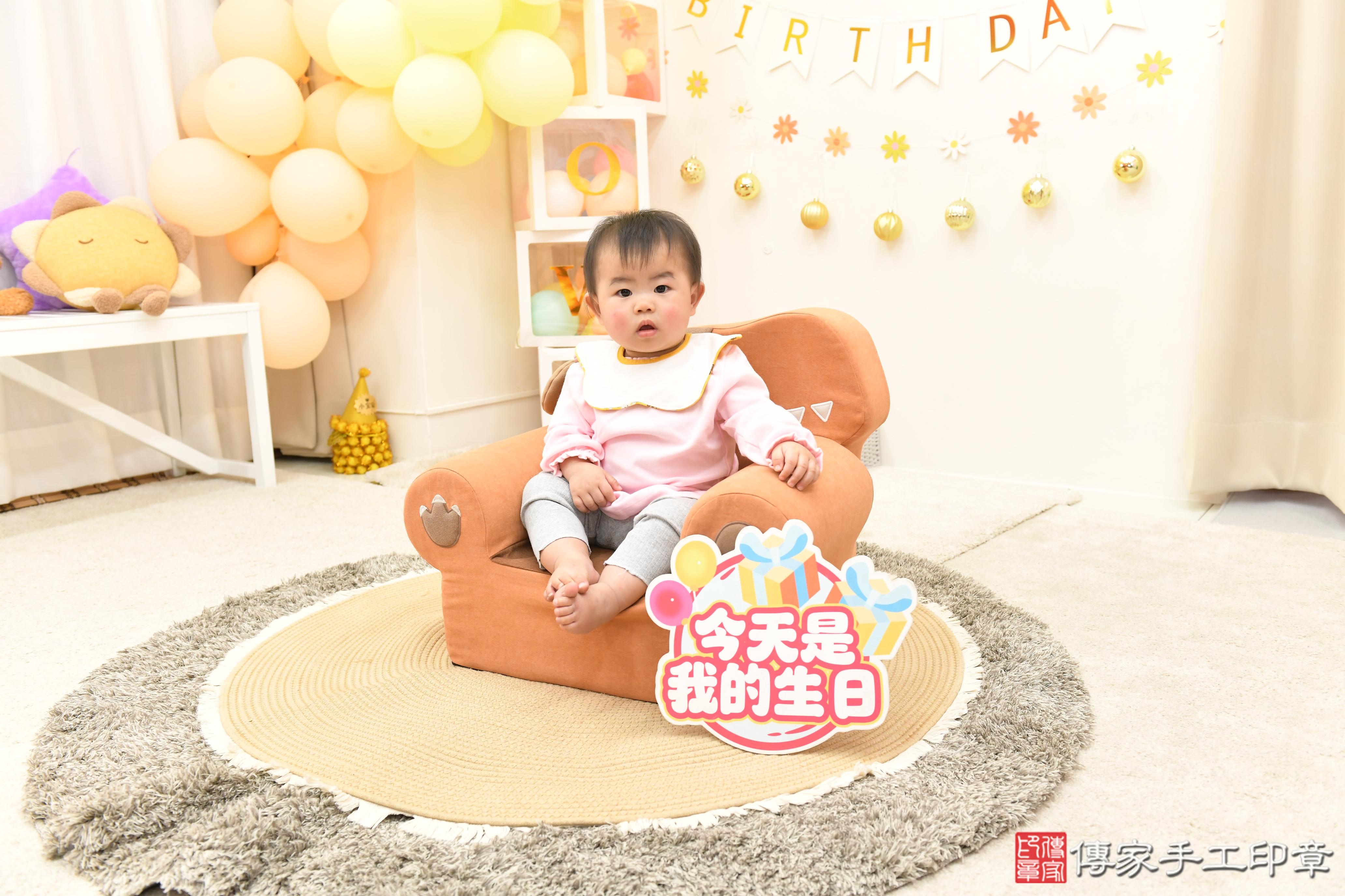 傳家手工印章高雄店、抓周、度脺、美式風會場、傳家嬰兒古禮、吉祥話、抓周道具物品24種、拍照。抓周證書。寶寶抓周、滿周歲、生日快樂、祝福