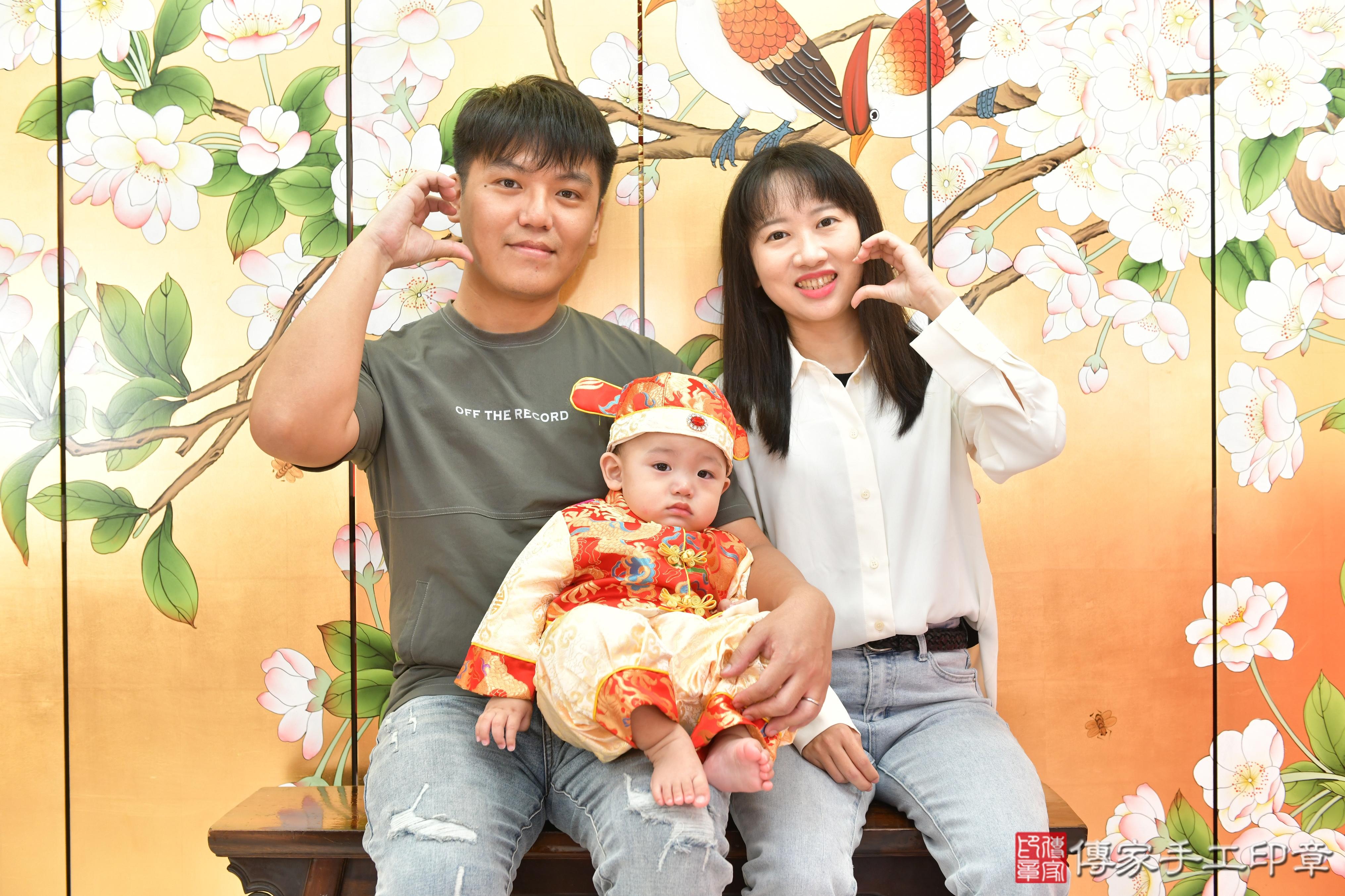 傳家手工印章台中店、抓周、度脺、美式風會場、傳家嬰兒古禮、吉祥話、抓周道具物品24種、拍照。抓周證書。寶寶抓周、滿周歲、生日快樂、祝福