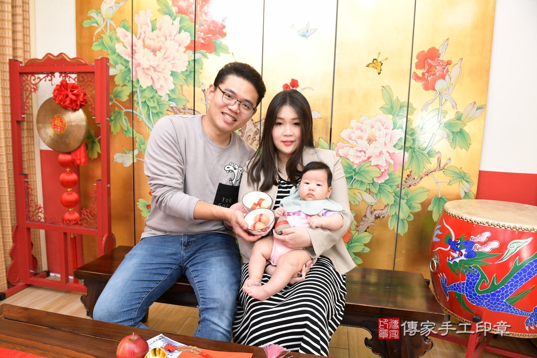 傳家手工印章台北店、抓周、度脺、剃頭、收涎、傳家嬰兒古禮 傳家手工印章台北店、抓周、度脺、剃頭、收涎、傳家嬰兒古禮